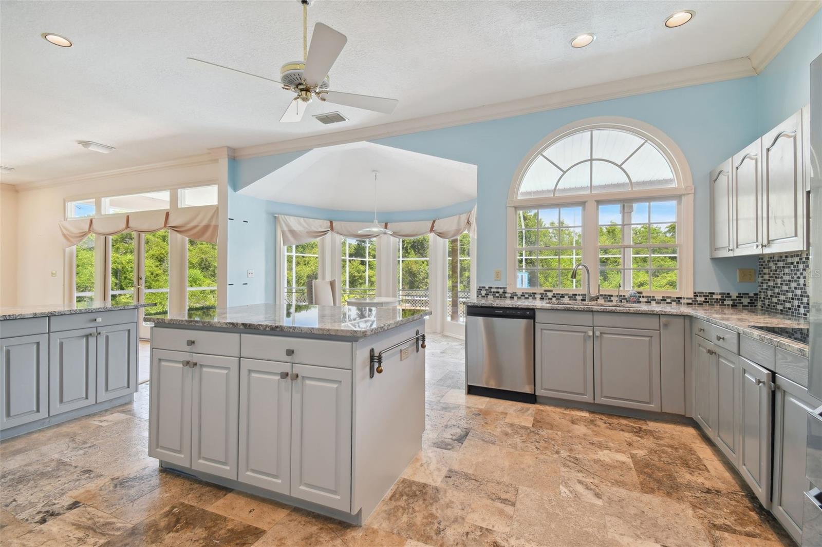 6109 WATERS WAY, WEEKI WACHEE, FL, 34607