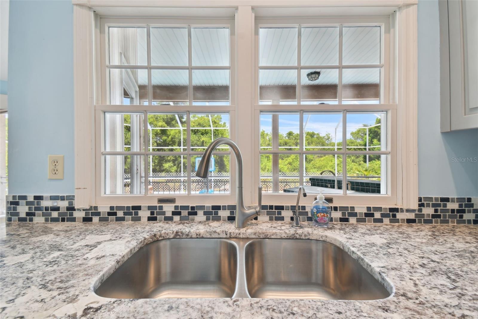 6109 WATERS WAY, WEEKI WACHEE, FL, 34607