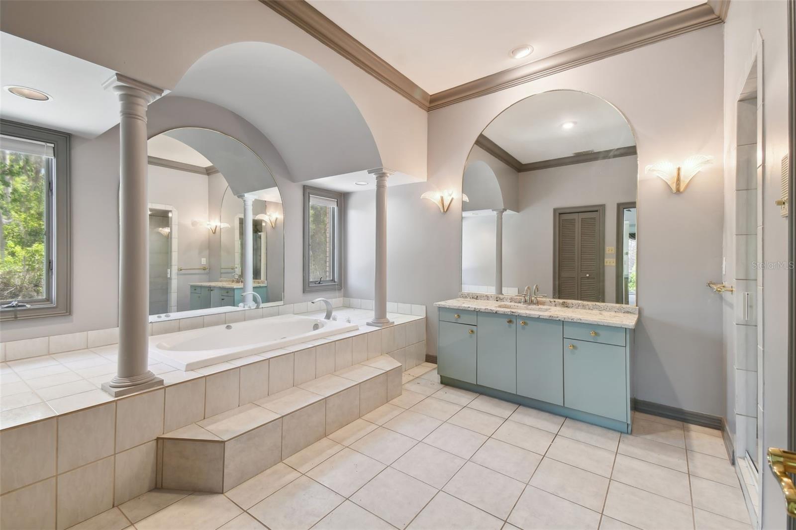 6109 WATERS WAY, WEEKI WACHEE, FL, 34607