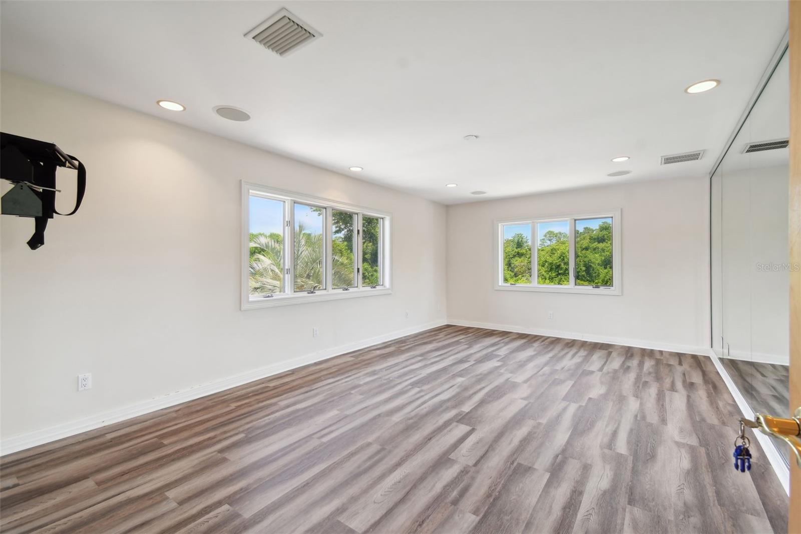 6109 WATERS WAY, WEEKI WACHEE, FL, 34607