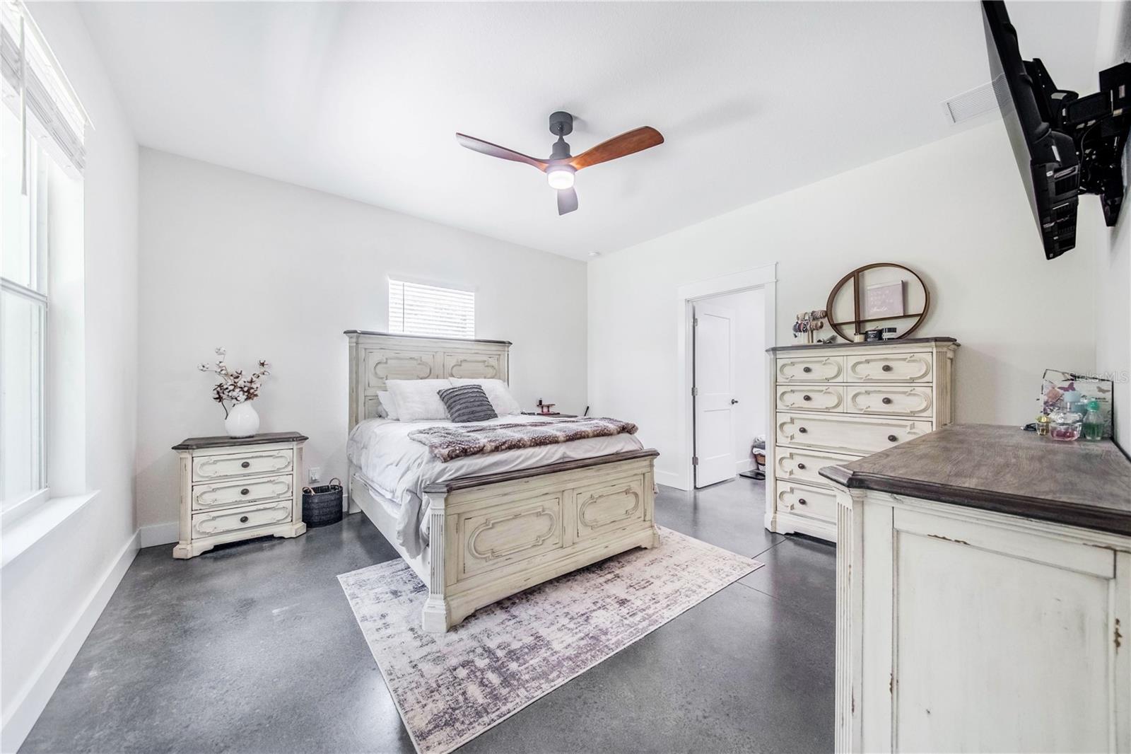 12510 LAKE HATCHINEHA RD, HAINES CITY, FL, 33844