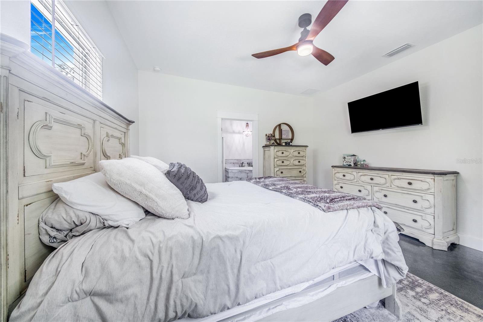 12510 LAKE HATCHINEHA RD, HAINES CITY, FL, 33844