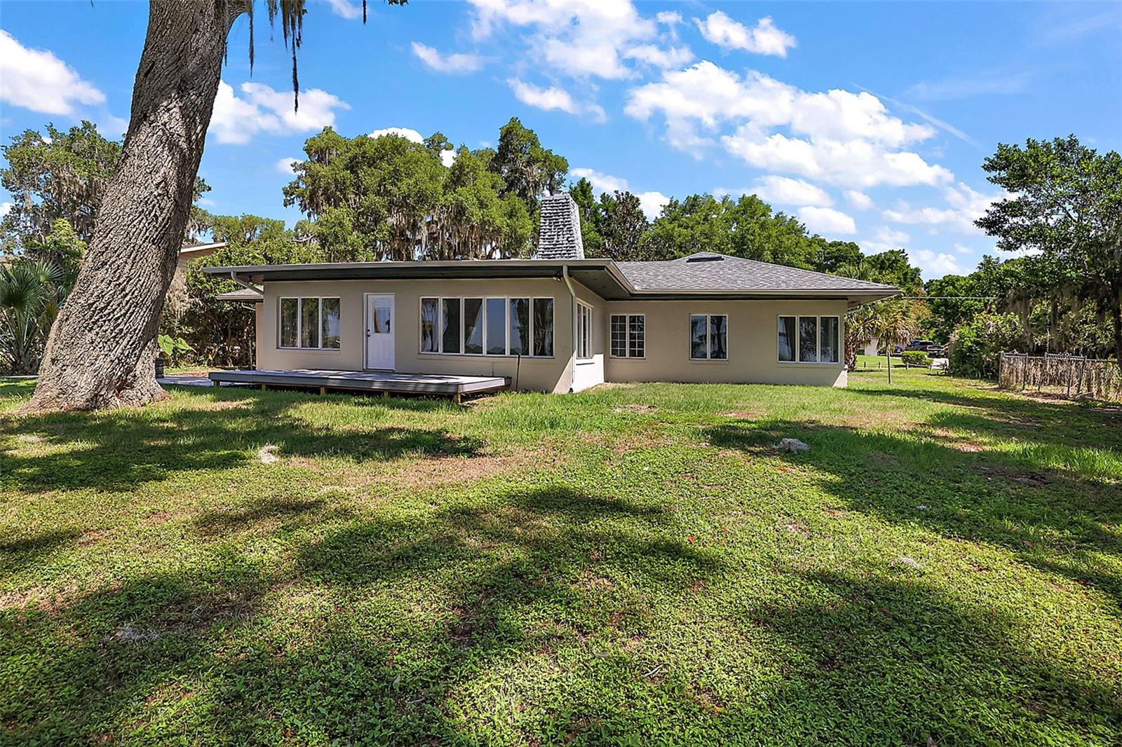 1261 W LAKESHORE DR, CLERMONT, FL, 34711