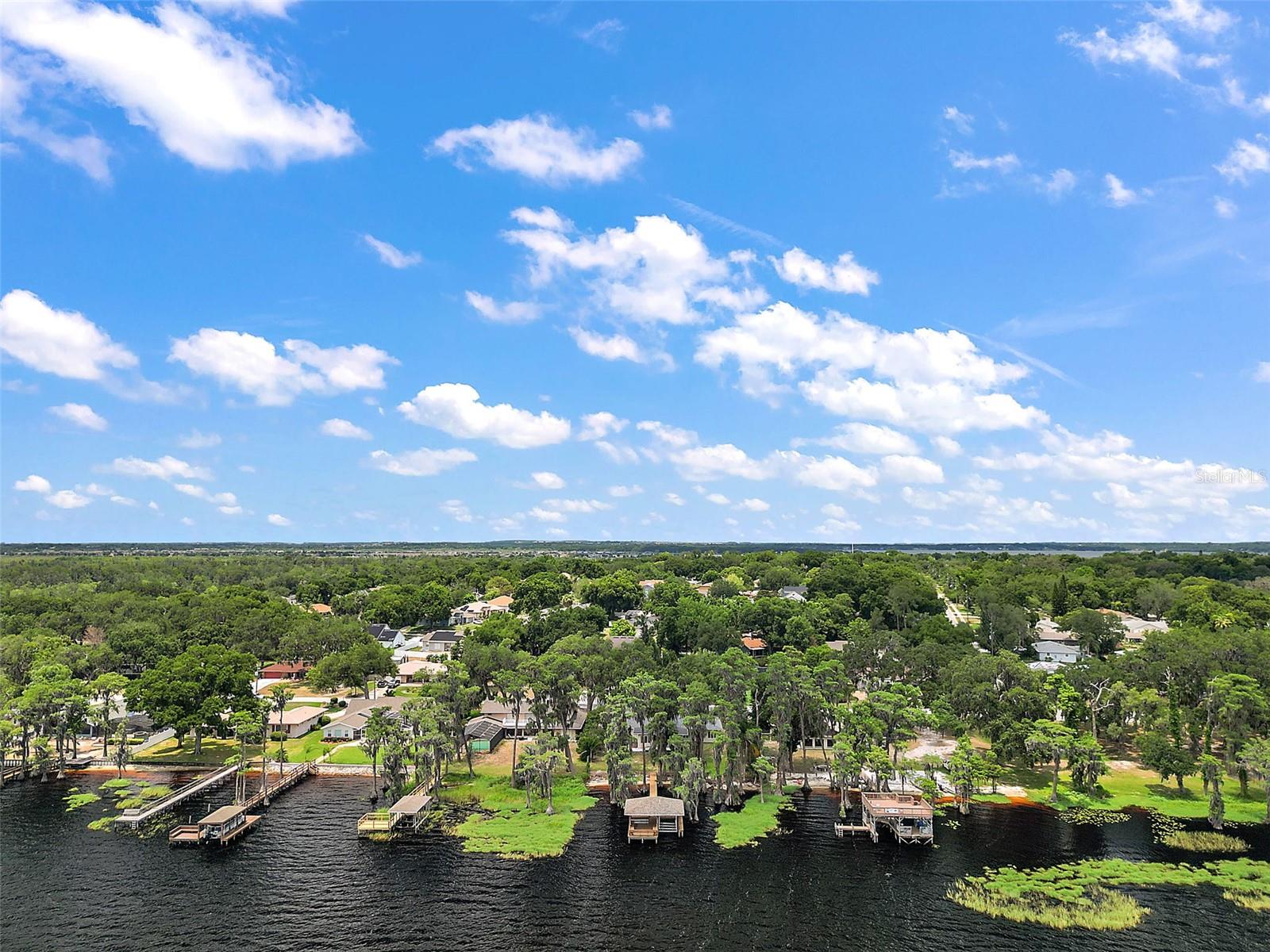 1261 W LAKESHORE DR, CLERMONT, FL, 34711