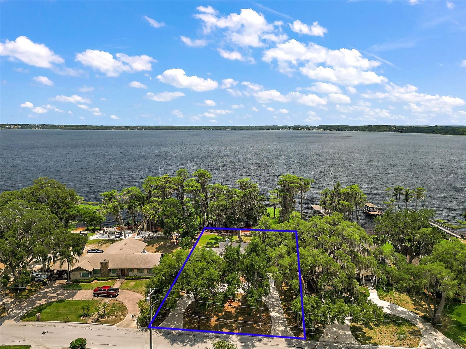 1261 W LAKESHORE DR, CLERMONT, FL, 34711