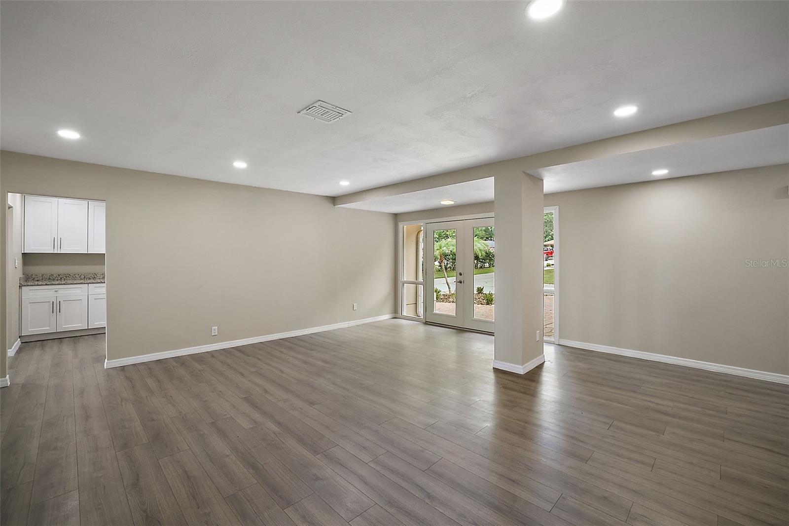 1261 W LAKESHORE DR, CLERMONT, FL, 34711