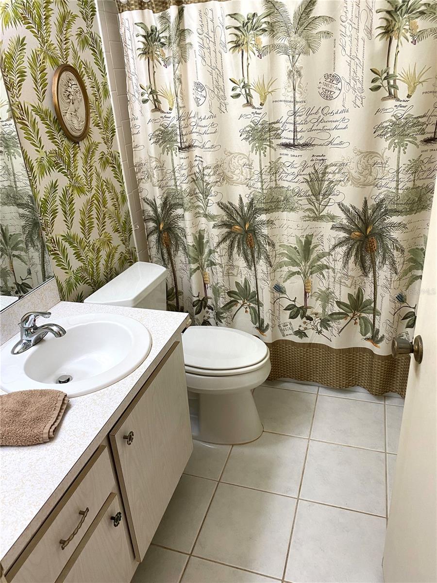 390 301 BLVD W #1B, BRADENTON, FL, 34205