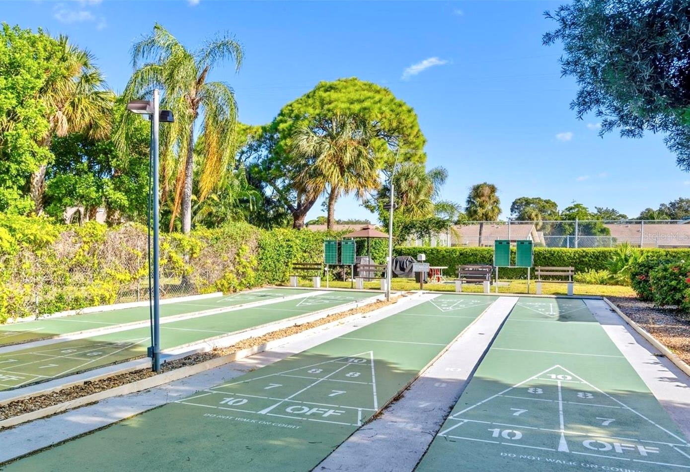 390 301 BLVD W #1B, BRADENTON, FL, 34205