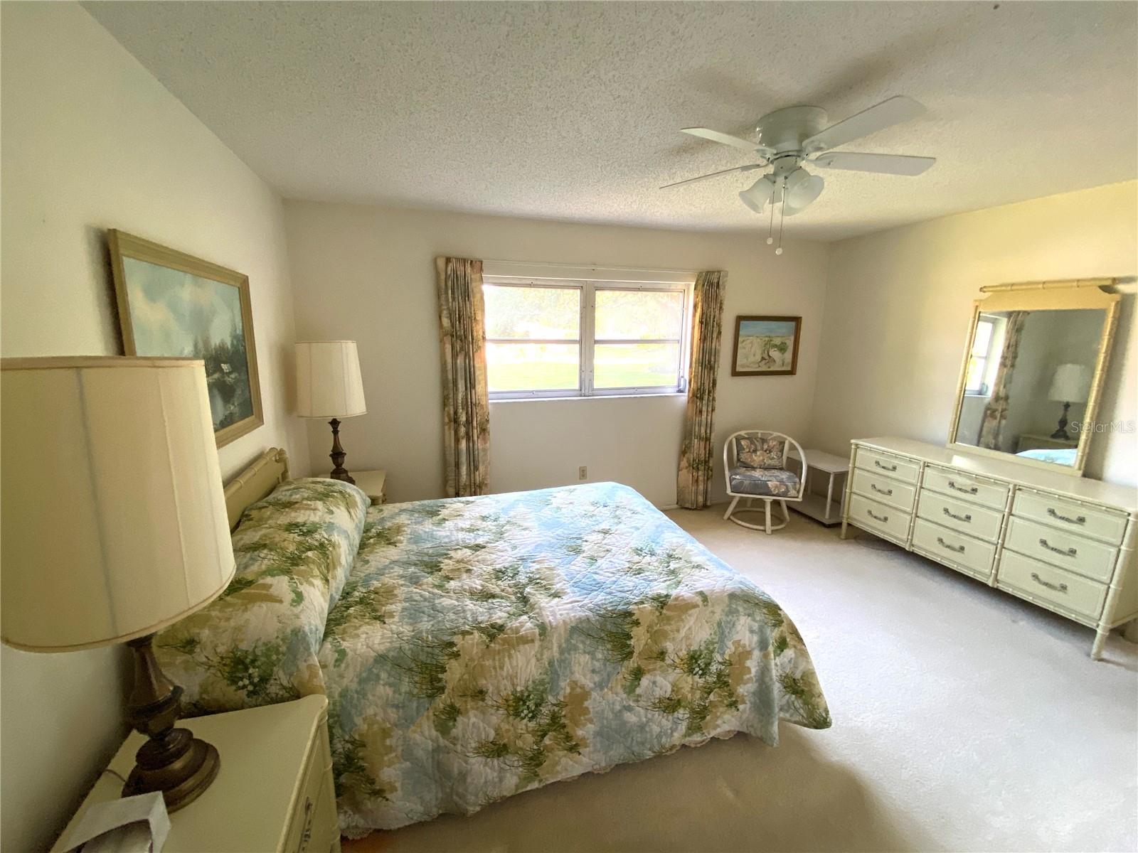 390 301 BLVD W #1B, BRADENTON, FL, 34205