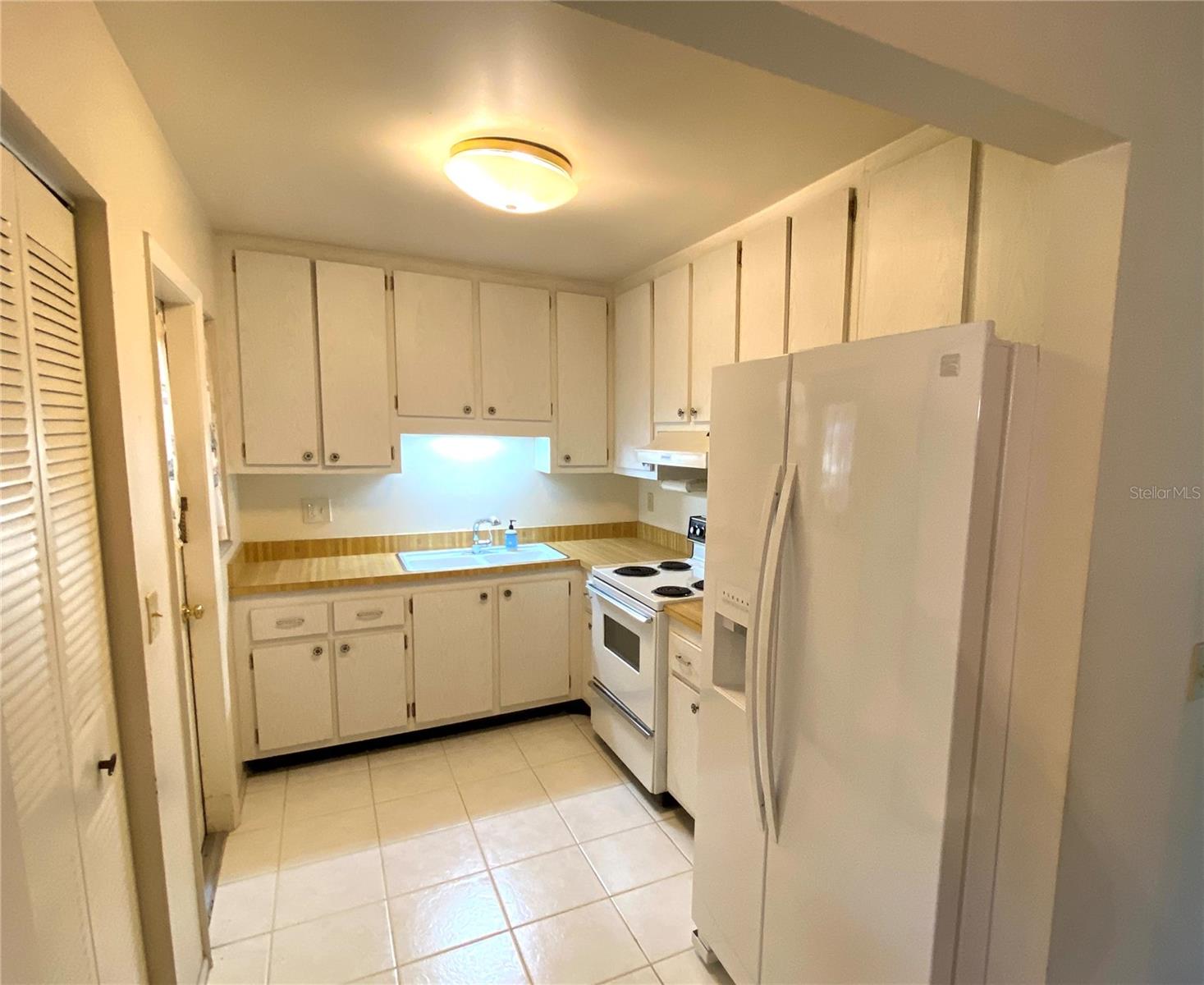 390 301 BLVD W #1B, BRADENTON, FL, 34205