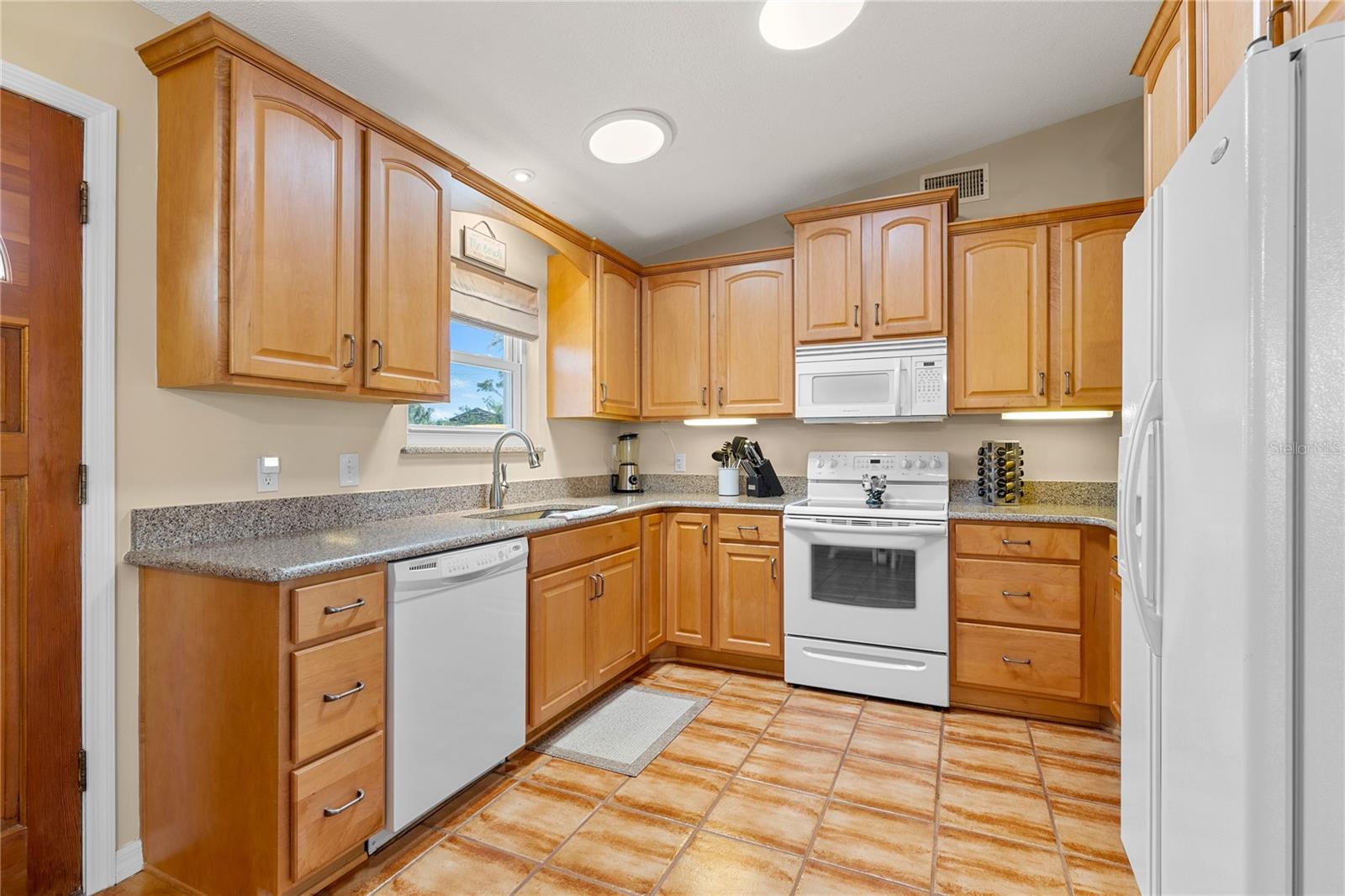 9 FLAGLER DR, PALM COAST, FL, 32137