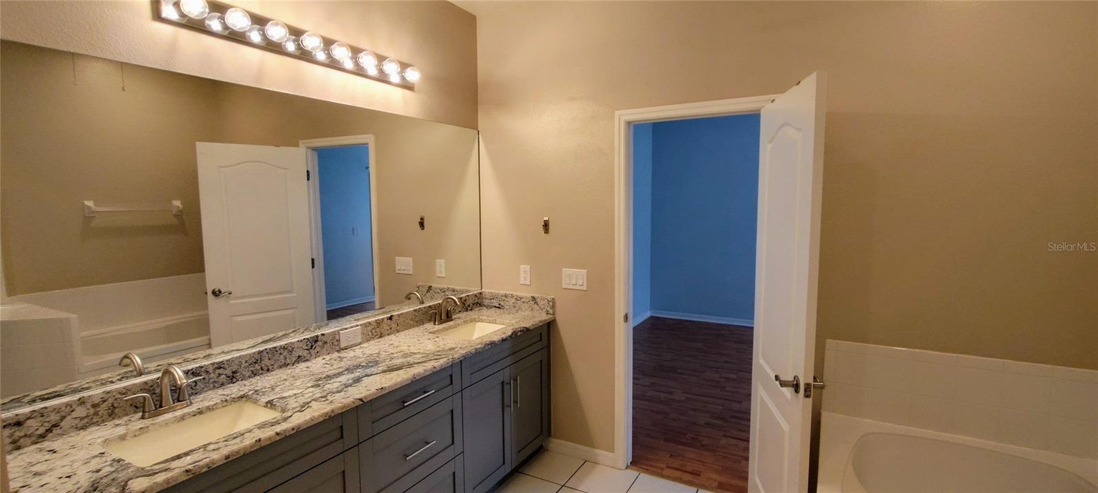 30233 LETTINGWELL CIR, WESLEY CHAPEL, FL, 33543