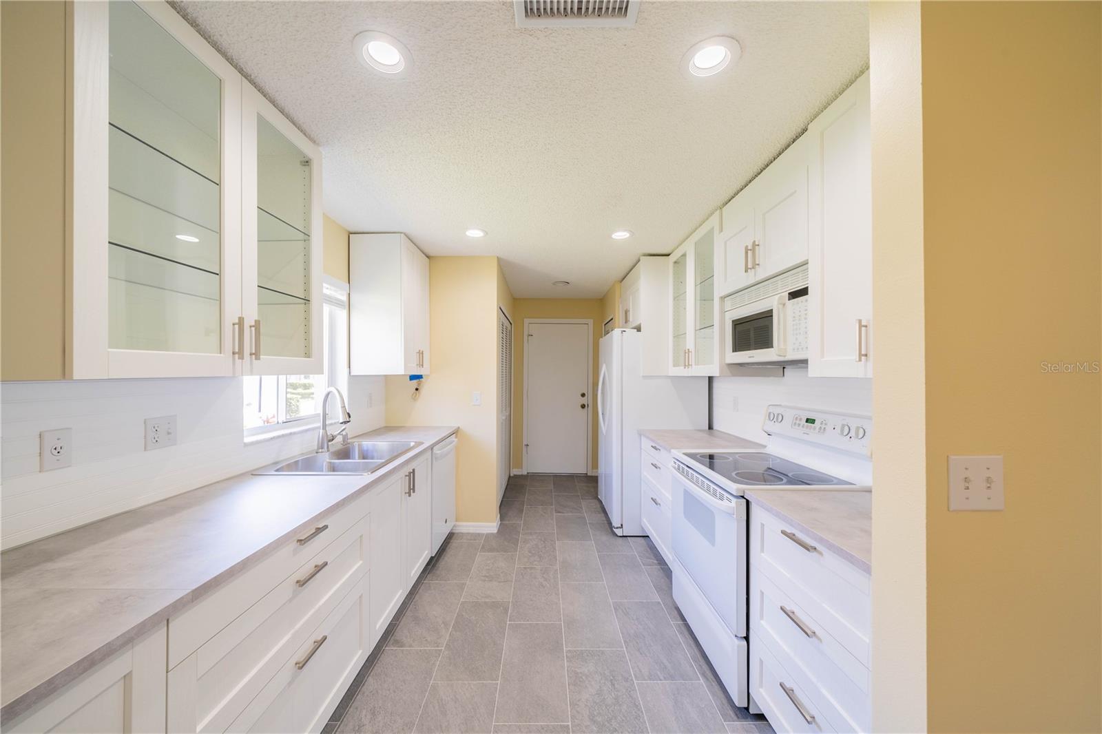 912 OXFORD PARK DR, SUN CITY CENTER, FL, 33573
