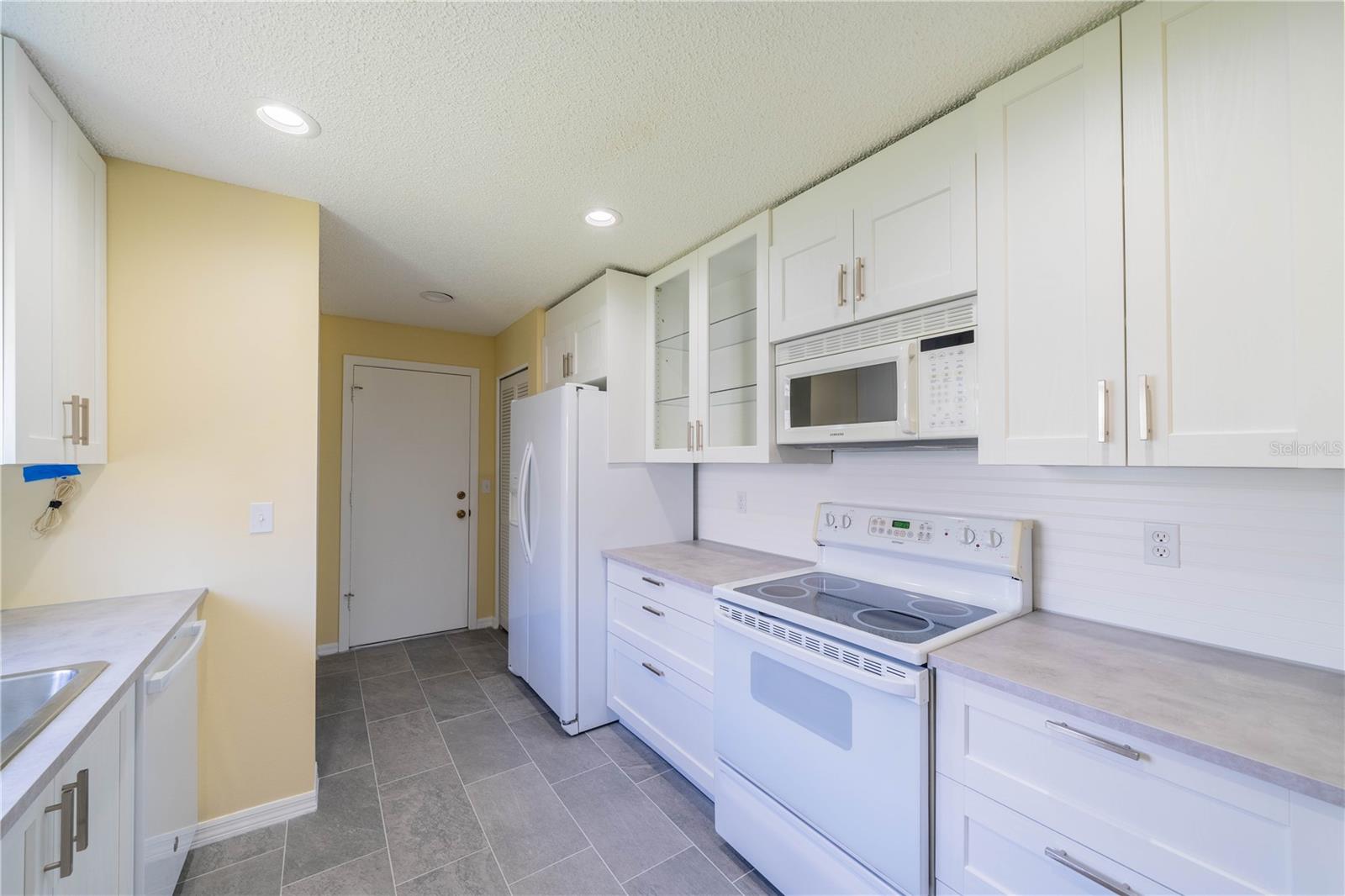 912 OXFORD PARK DR, SUN CITY CENTER, FL, 33573