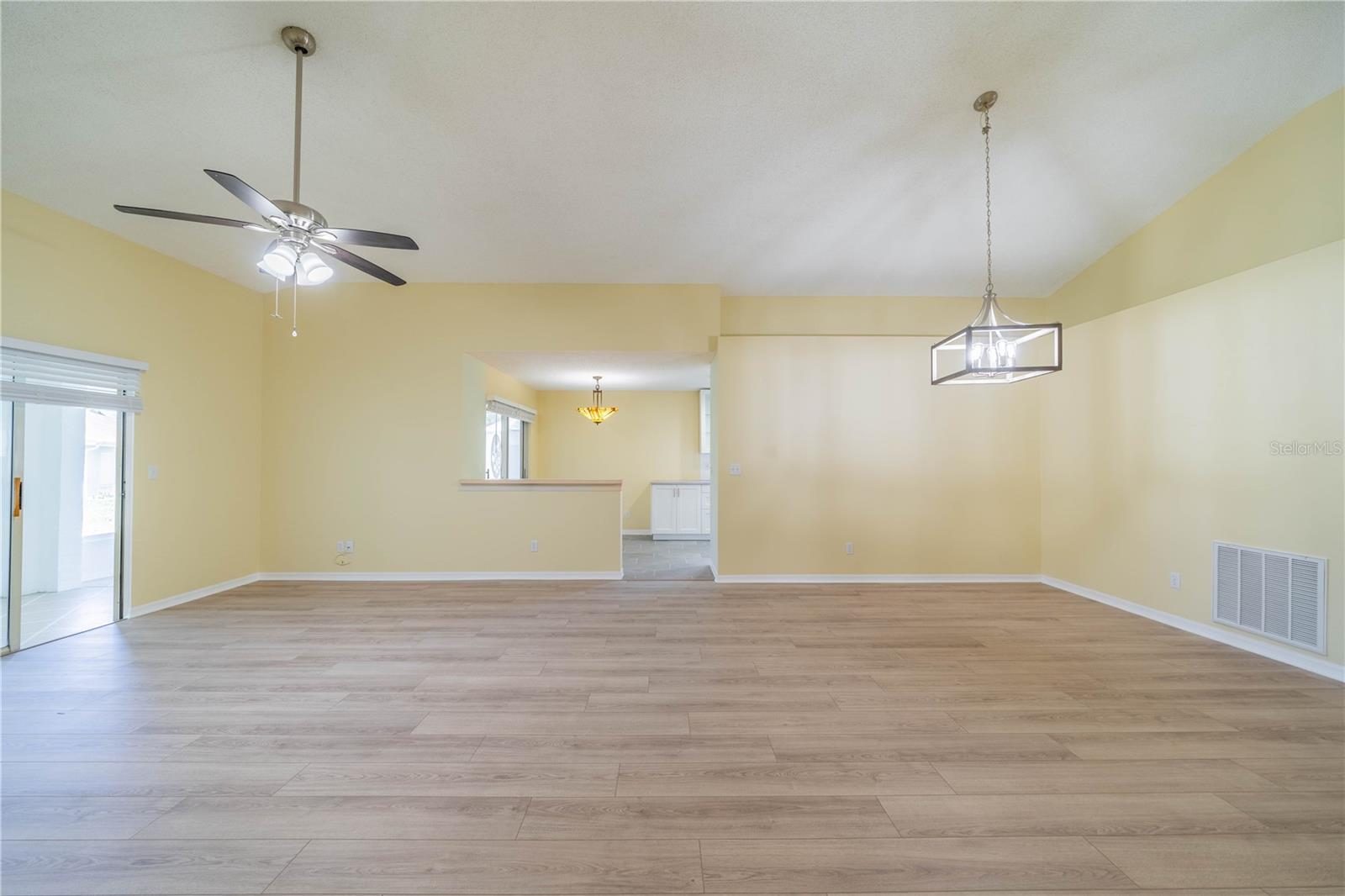 912 OXFORD PARK DR, SUN CITY CENTER, FL, 33573