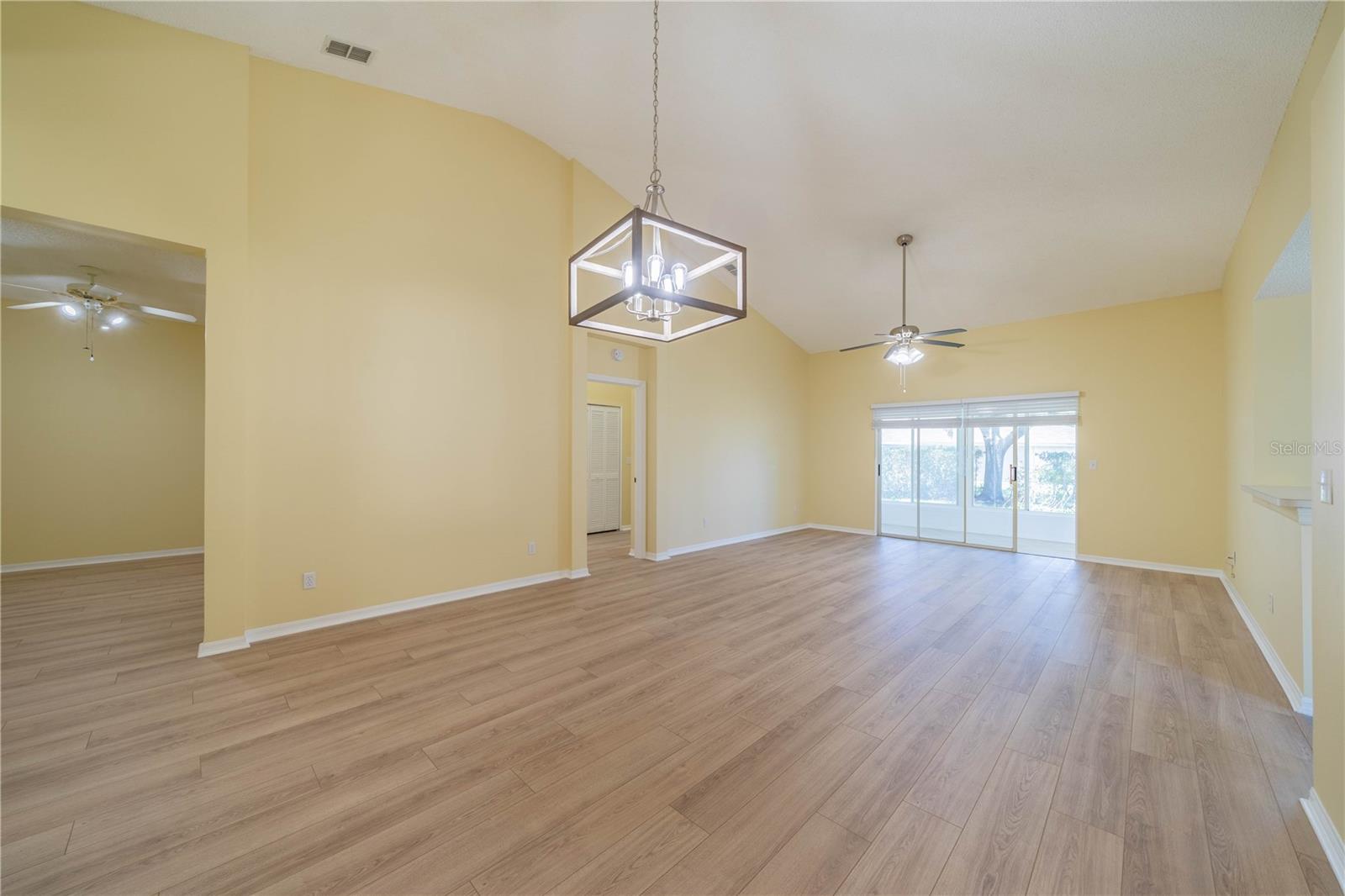 912 OXFORD PARK DR, SUN CITY CENTER, FL, 33573