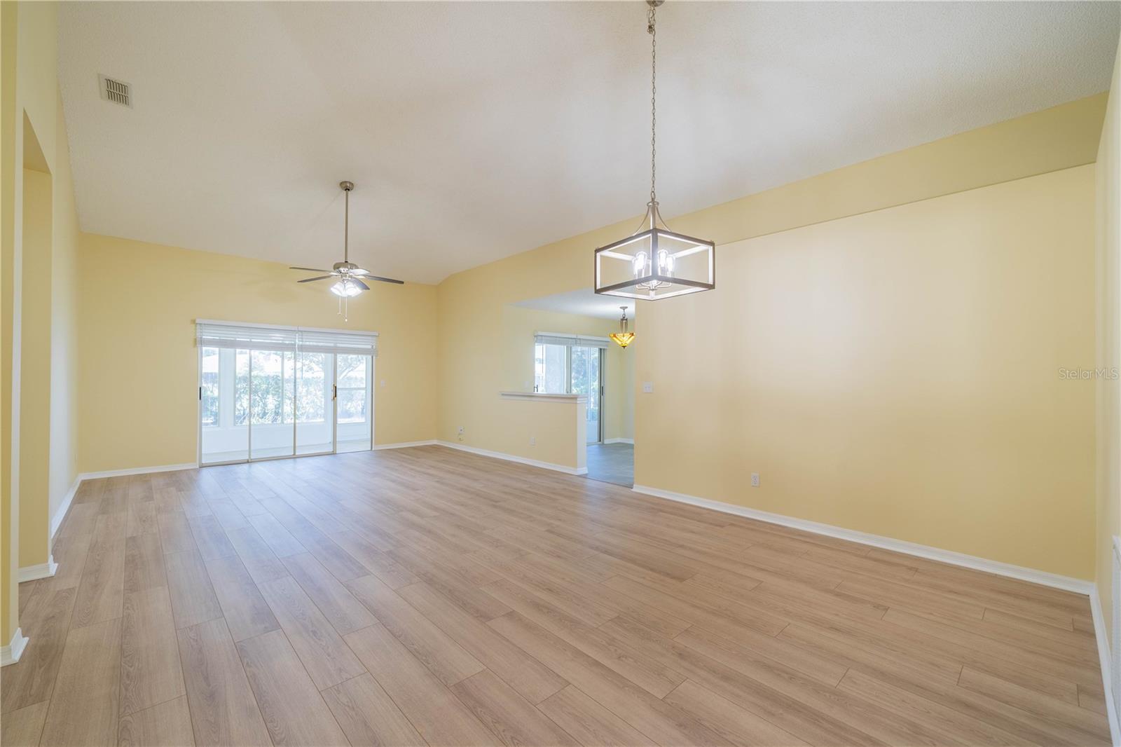 912 OXFORD PARK DR, SUN CITY CENTER, FL, 33573