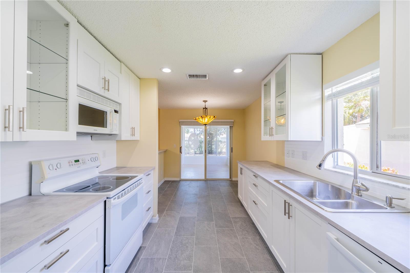 912 OXFORD PARK DR, SUN CITY CENTER, FL, 33573
