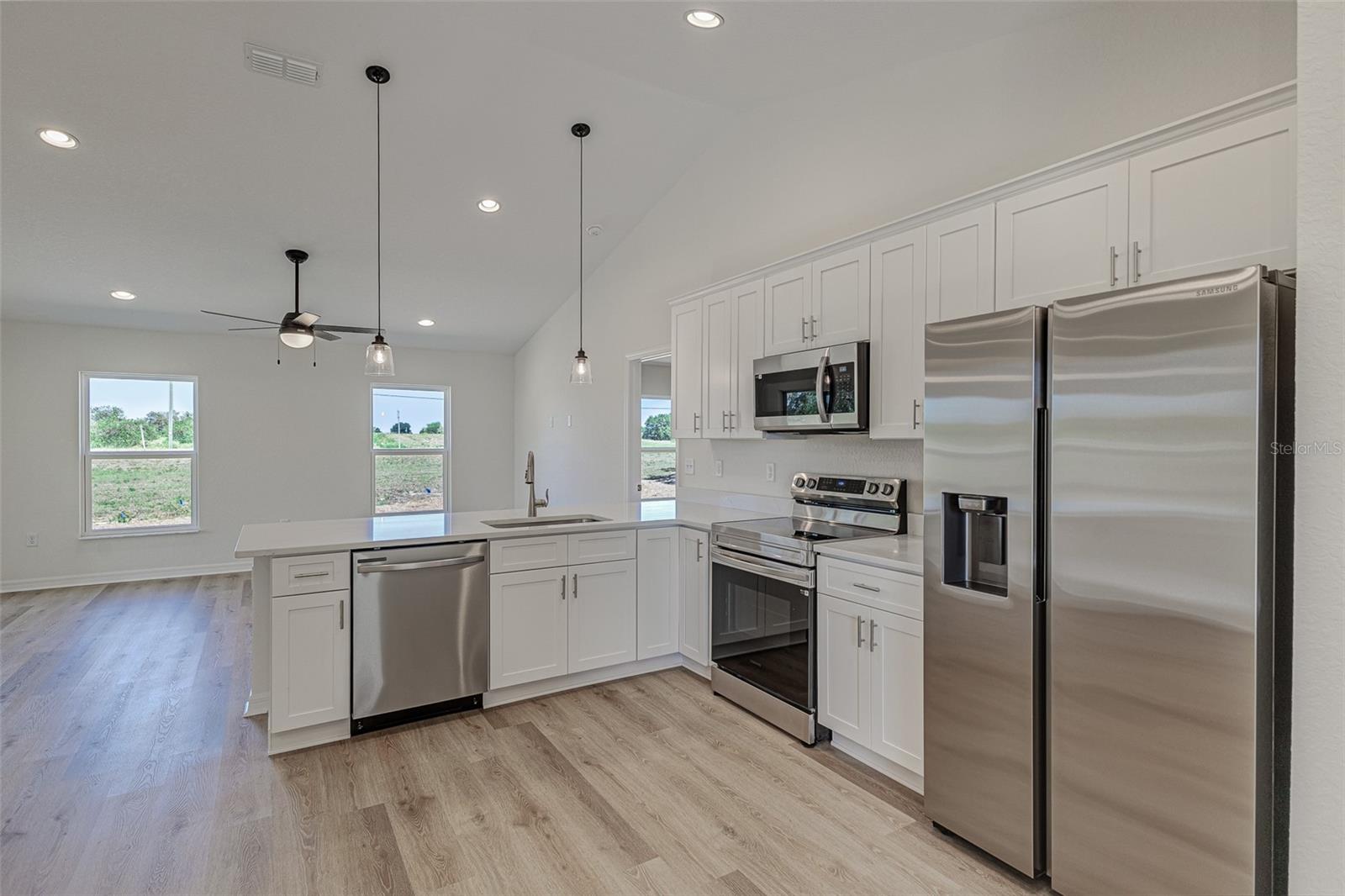 1024 THOMPSON AVE, FROSTPROOF, FL, 33843