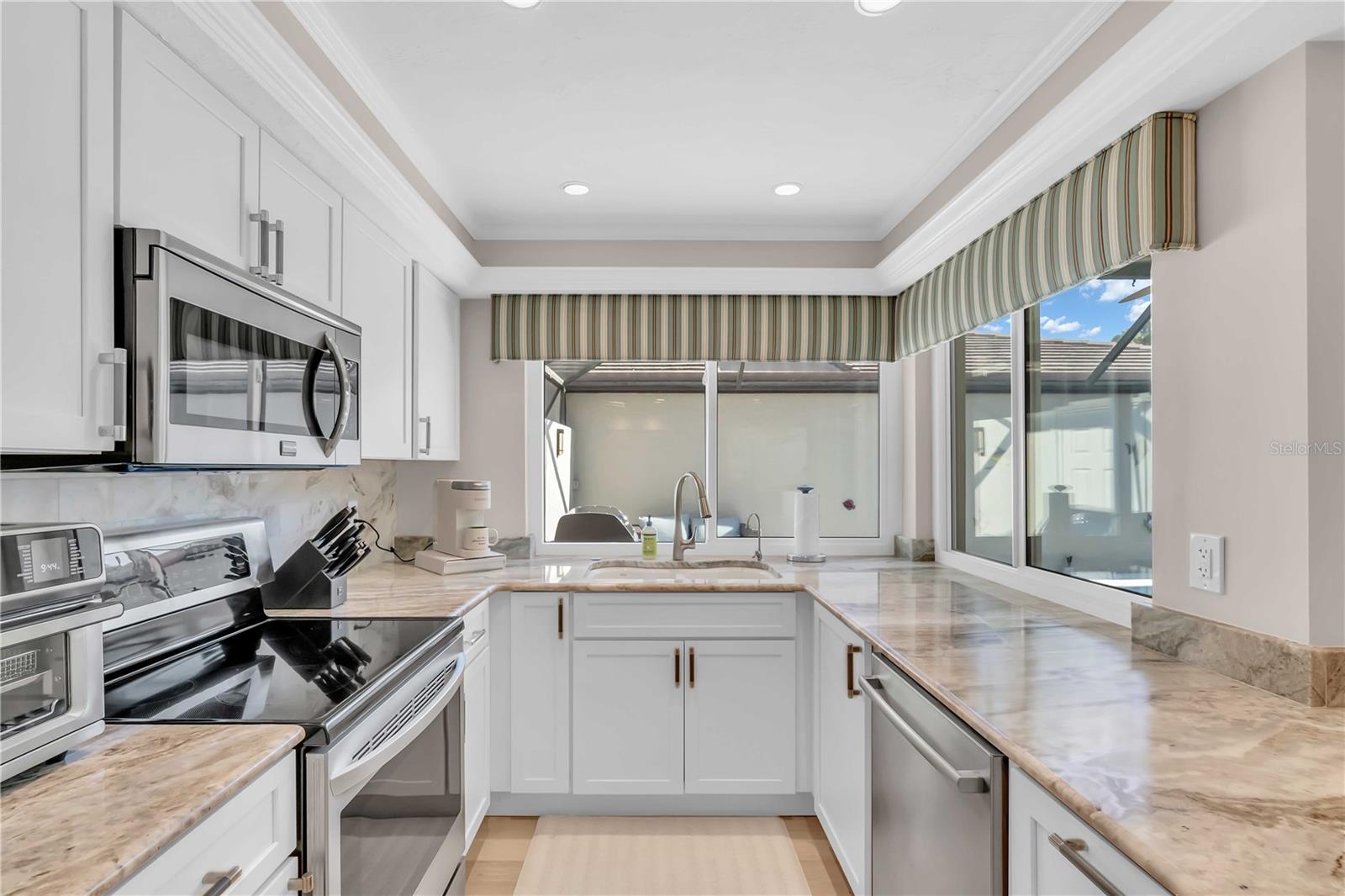 3806 GLEN OAKS MANOR DR, SARASOTA, FL, 34232