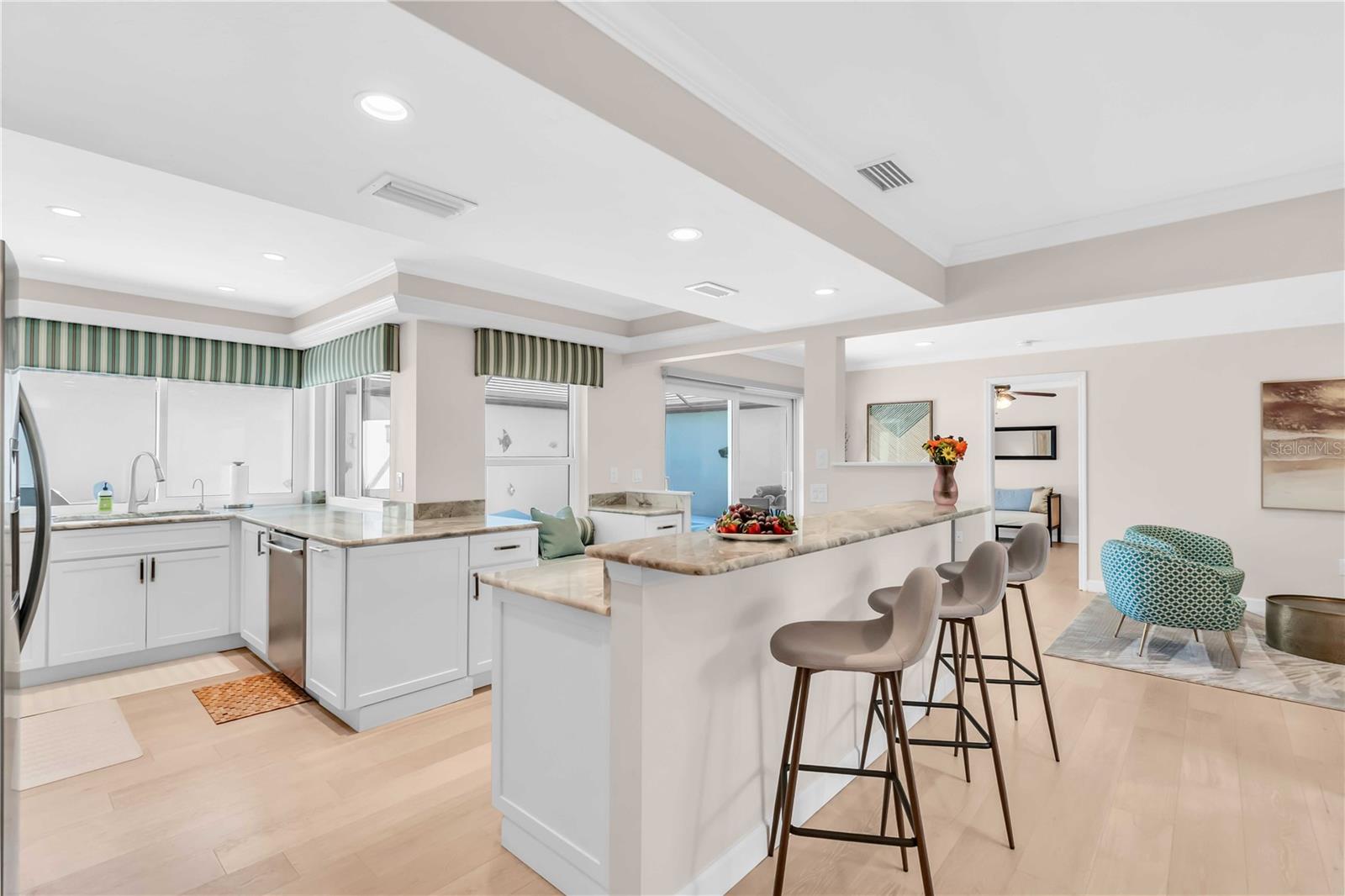 3806 GLEN OAKS MANOR DR, SARASOTA, FL, 34232