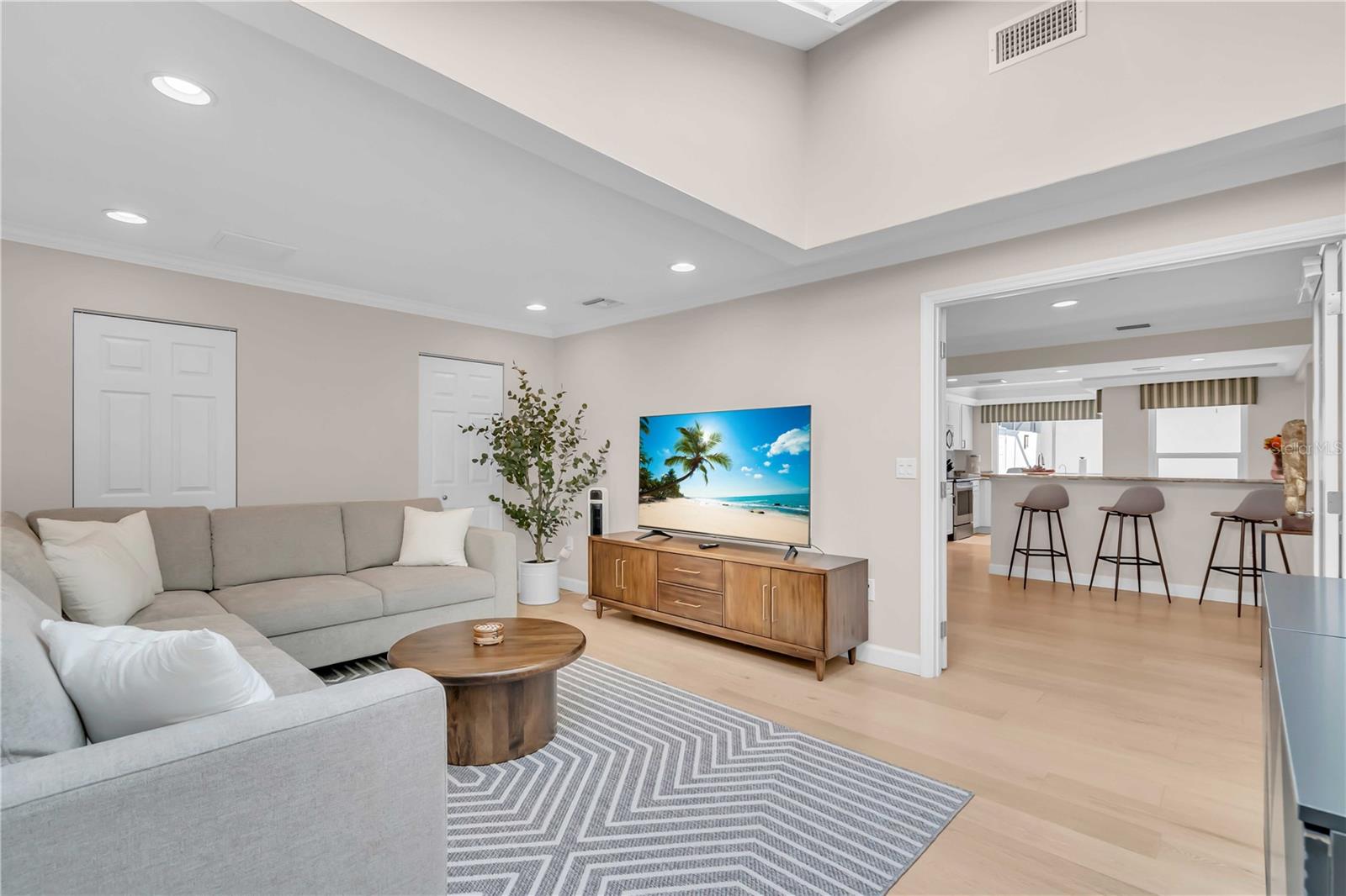 3806 GLEN OAKS MANOR DR, SARASOTA, FL, 34232