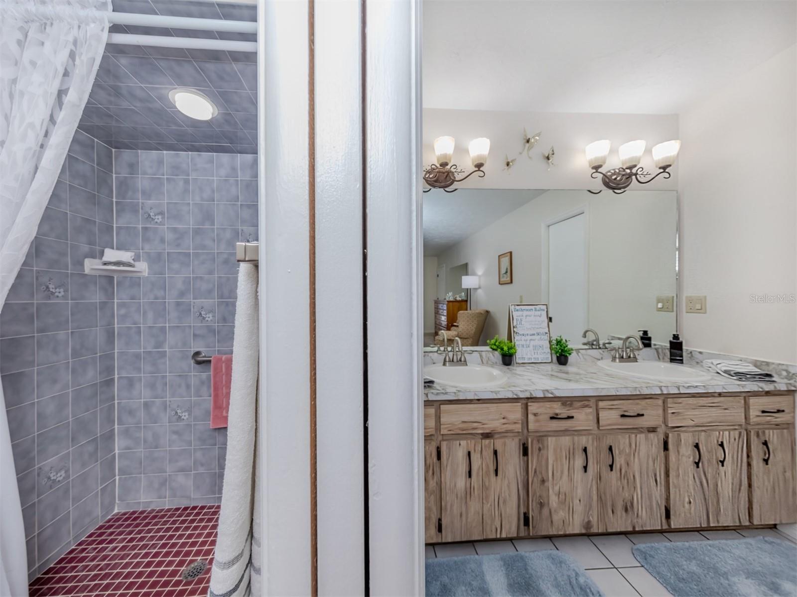 2541 NORTHWAY DR, VENICE, FL, 34292