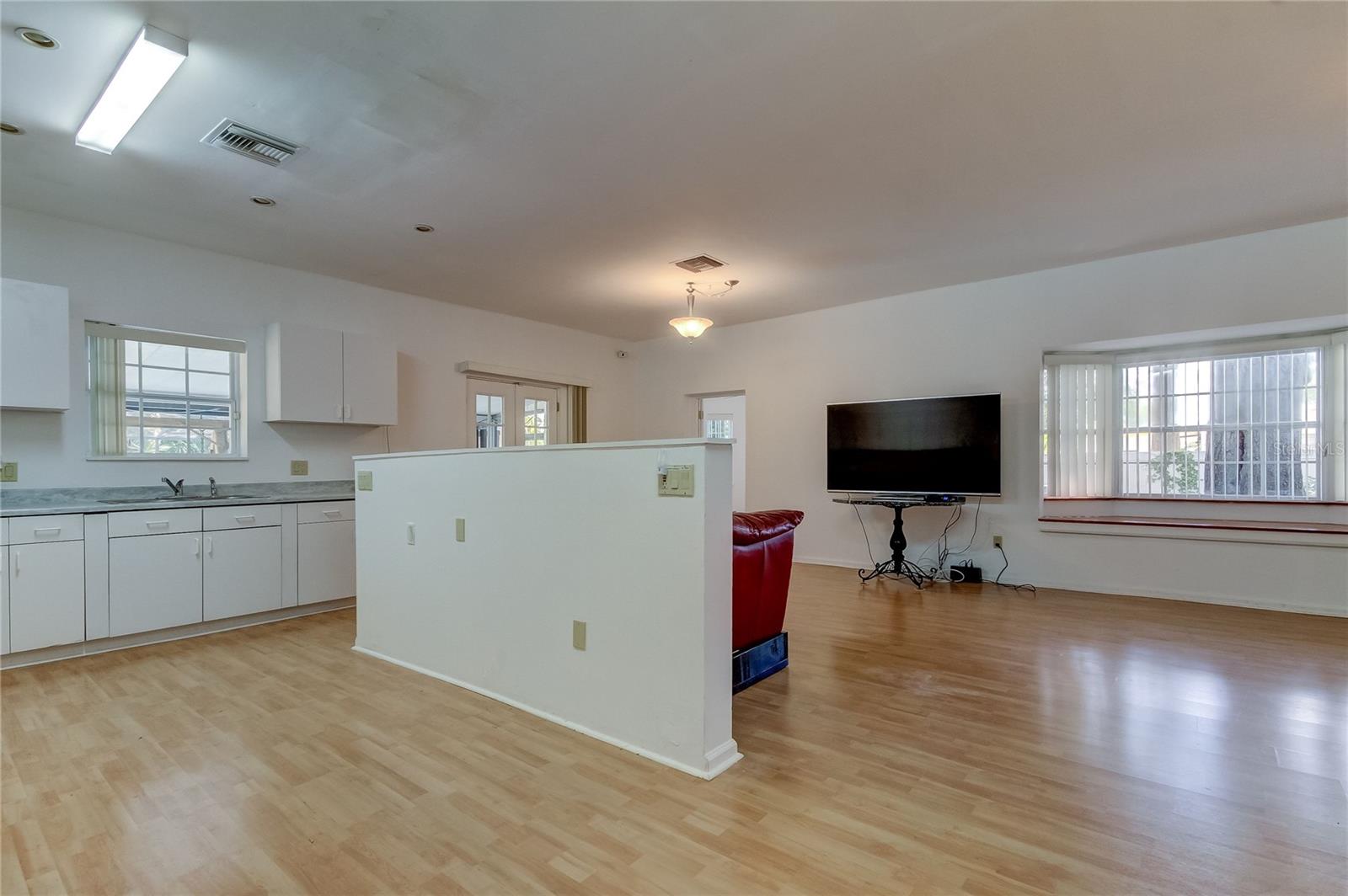 6050 62ND AVE N, PINELLAS PARK, FL, 33781