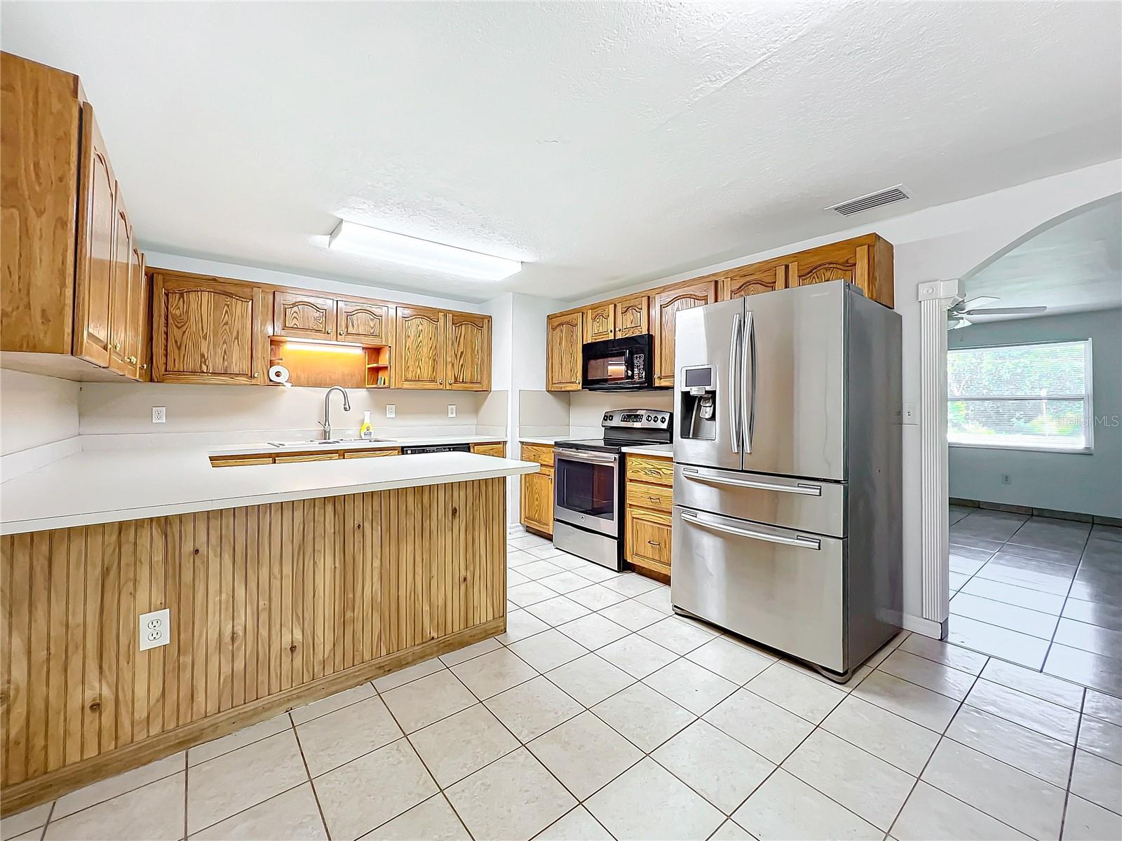 935 N GALLOWAY RD, LAKELAND, FL, 33810