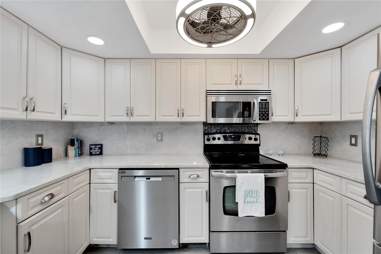 1028 APOLLO BEACH BLVD #27, APOLLO BEACH, FL, 33572