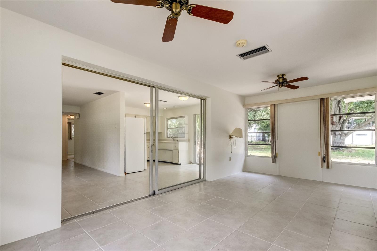 303 SHORE DR W, OLDSMAR, FL, 34677