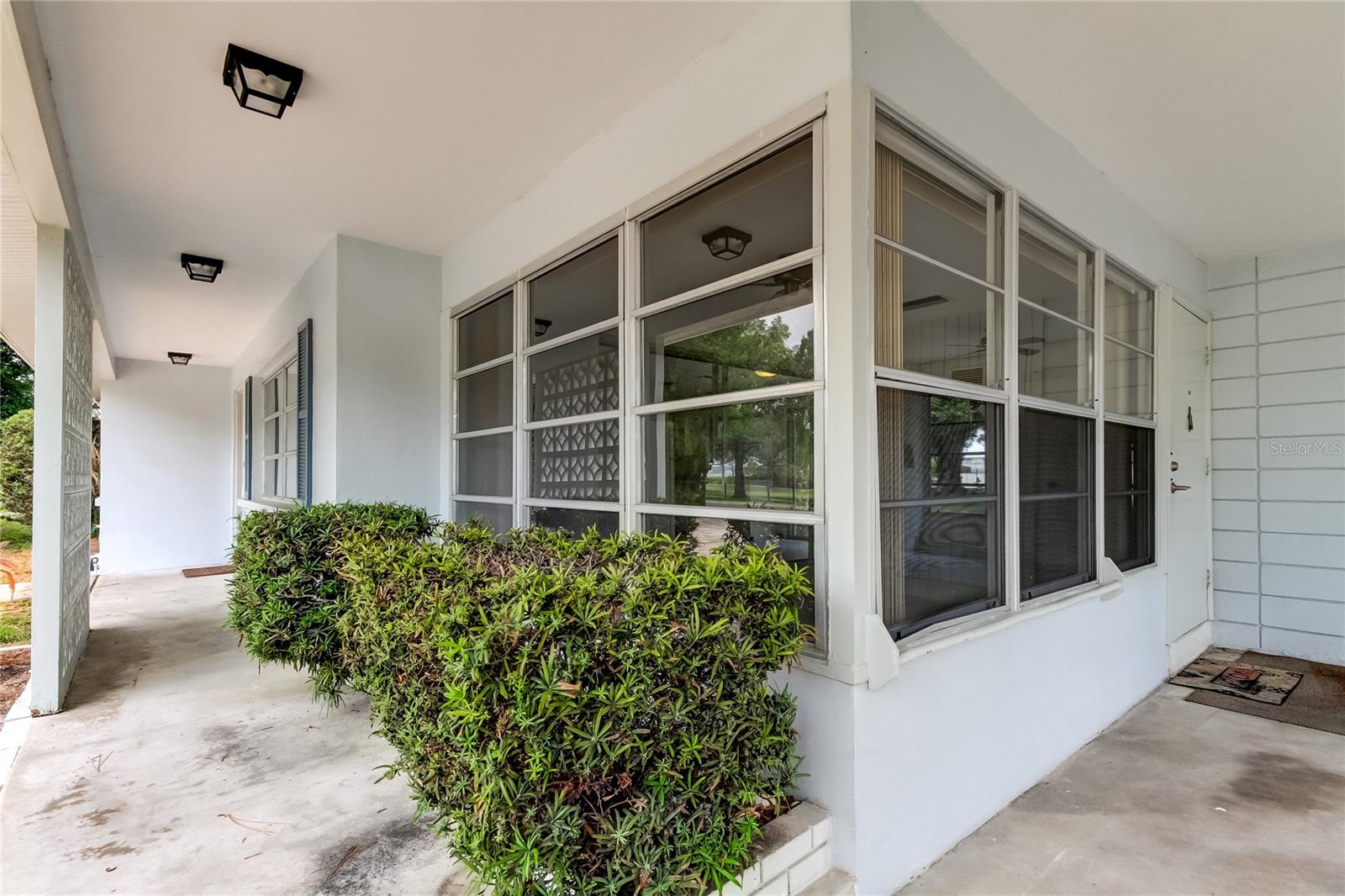 303 SHORE DR W, OLDSMAR, FL, 34677