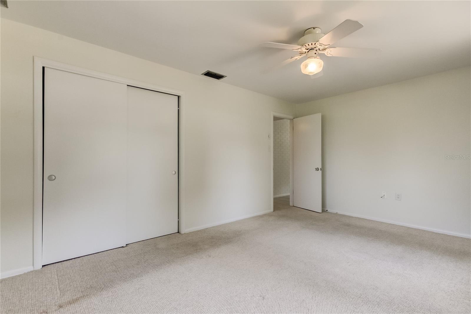 303 SHORE DR W, OLDSMAR, FL, 34677