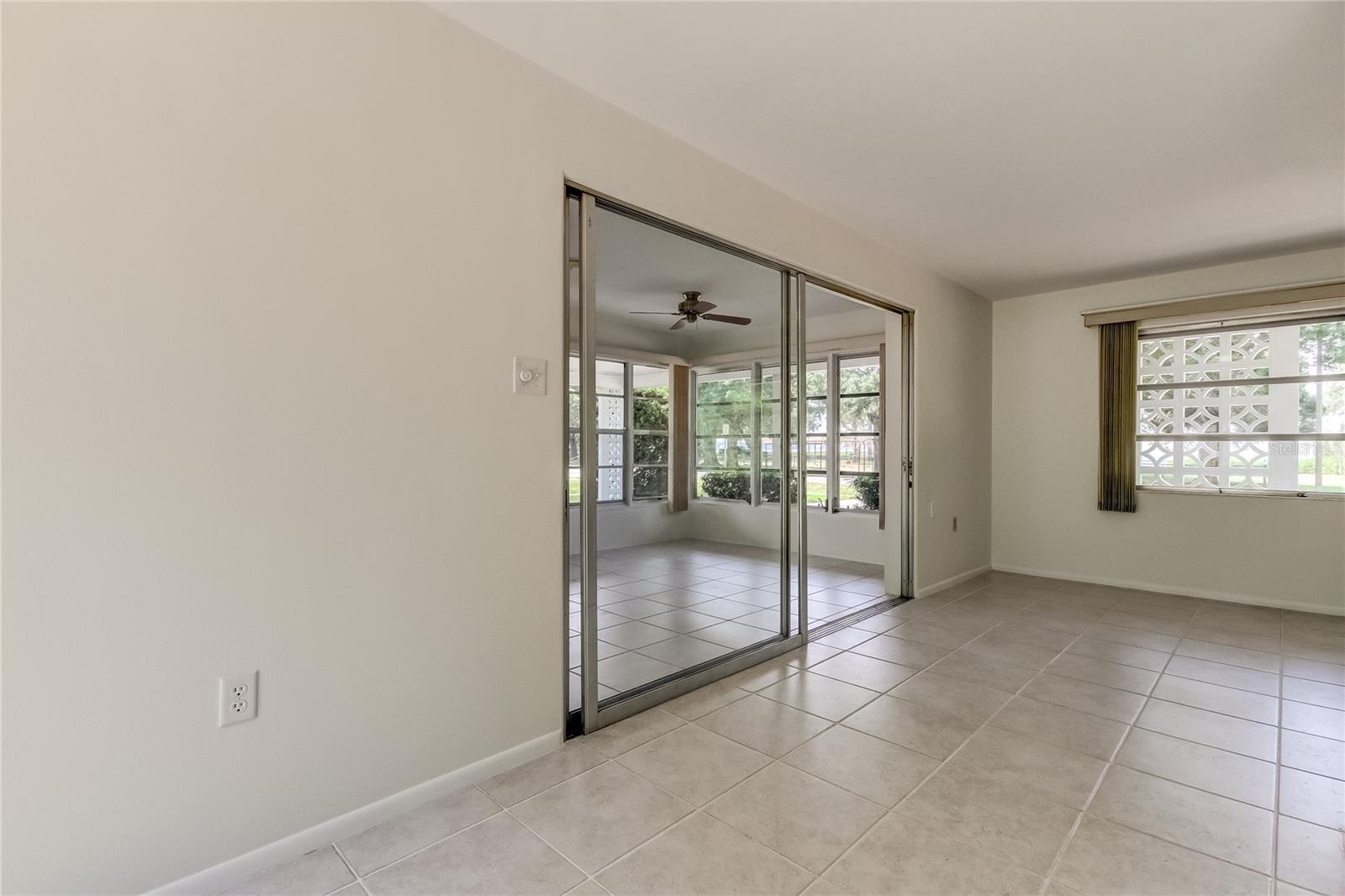 303 SHORE DR W, OLDSMAR, FL, 34677