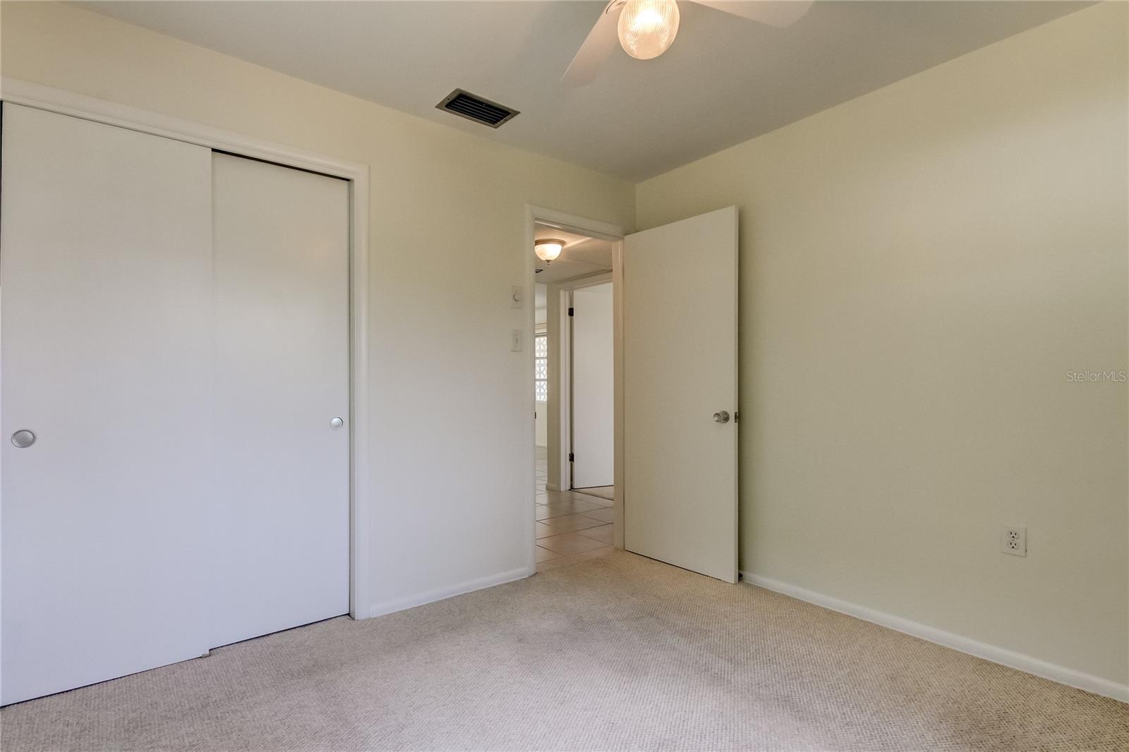 303 SHORE DR W, OLDSMAR, FL, 34677