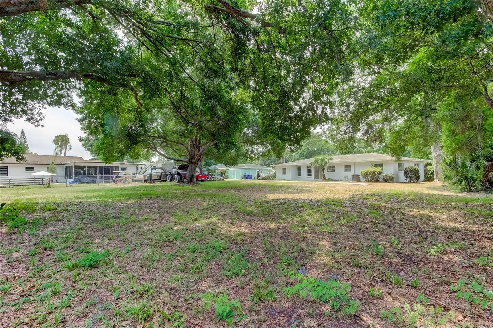303 SHORE DR W, OLDSMAR, FL, 34677