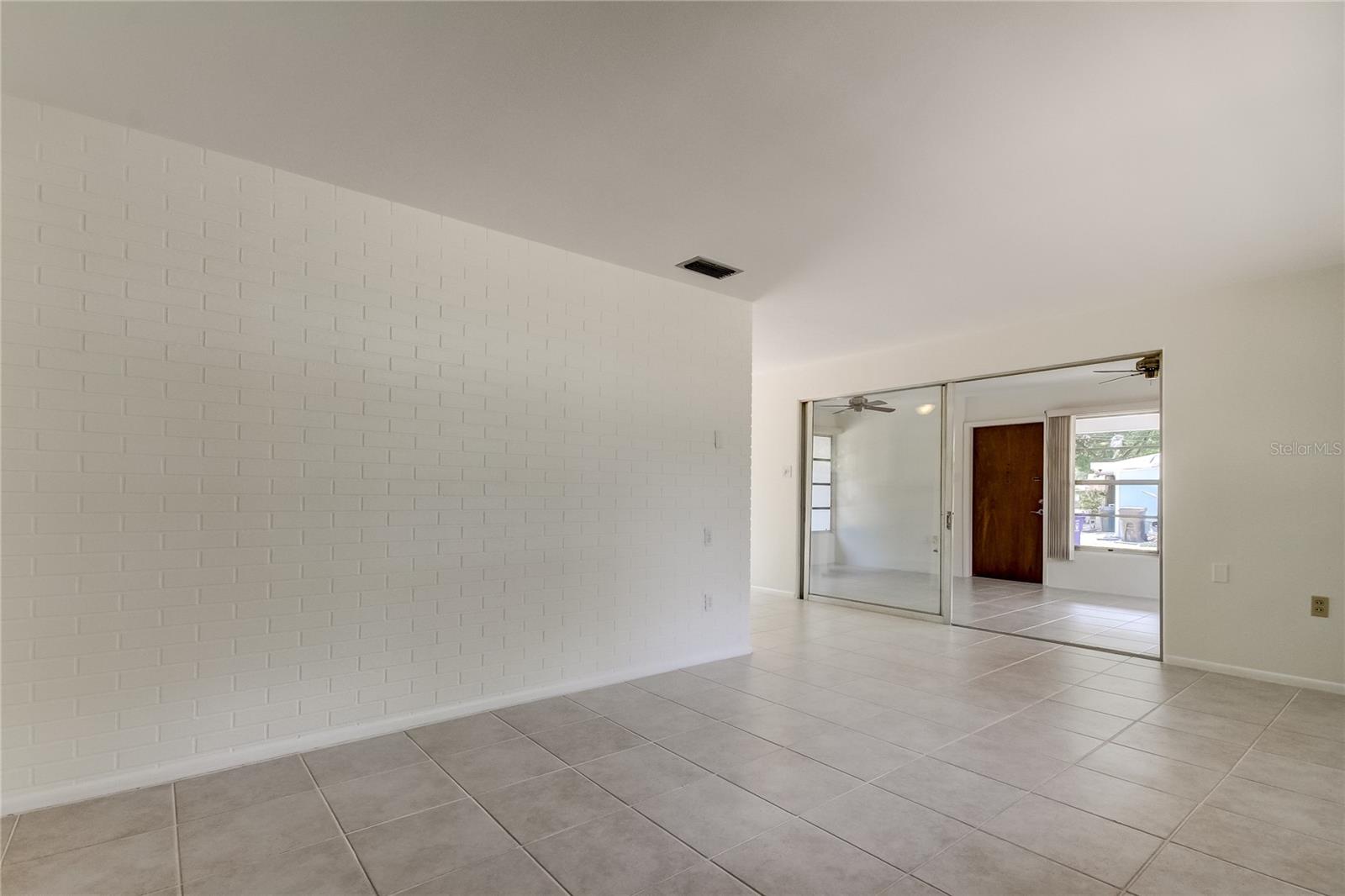 303 SHORE DR W, OLDSMAR, FL, 34677