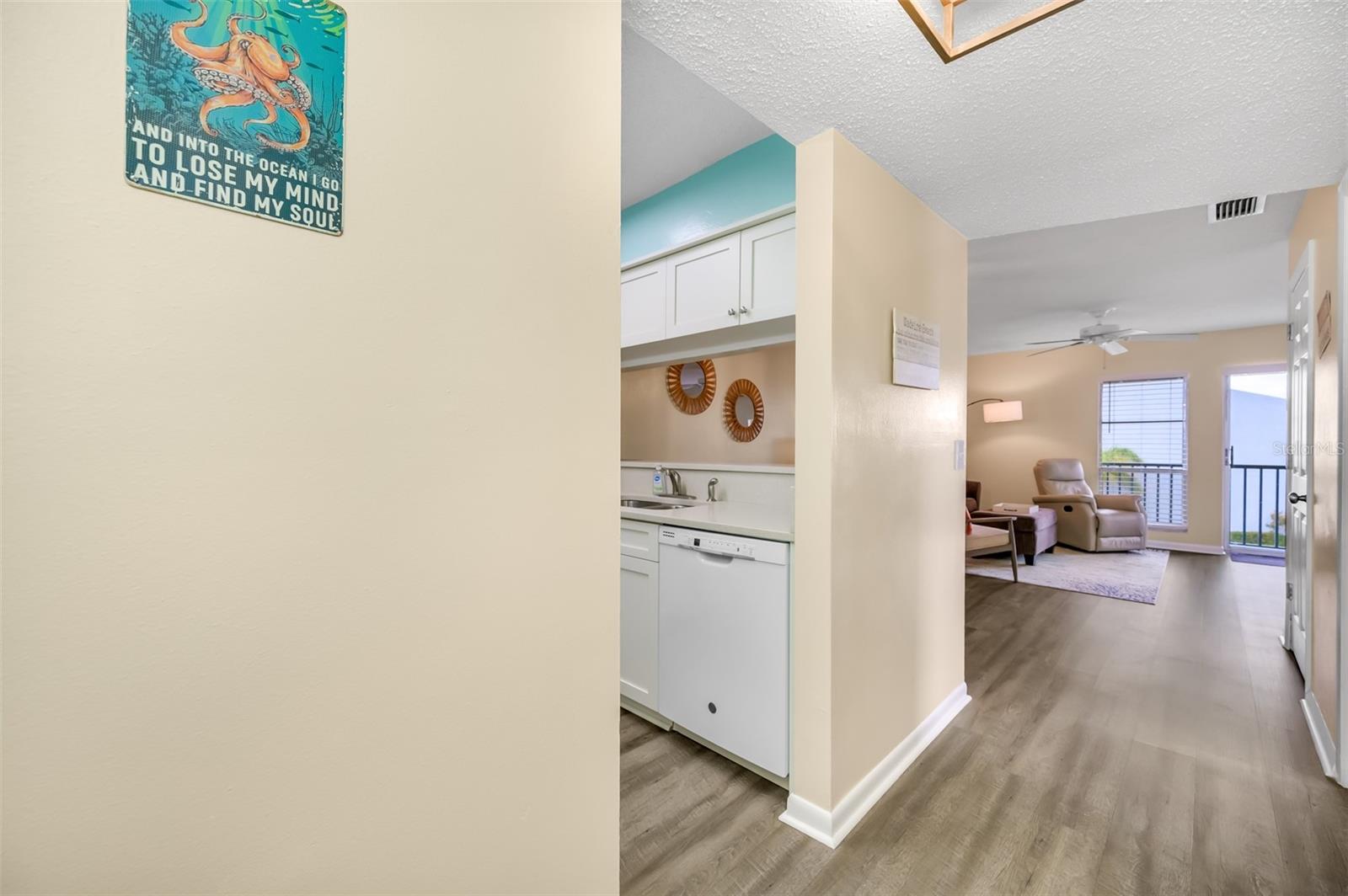 260 MEDALLION BLVD #F, MADEIRA BEACH, FL, 33708
