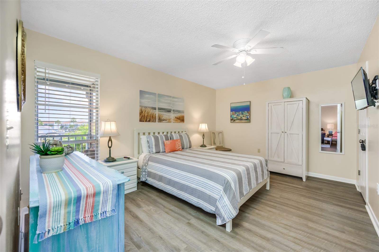 260 MEDALLION BLVD #F, MADEIRA BEACH, FL, 33708
