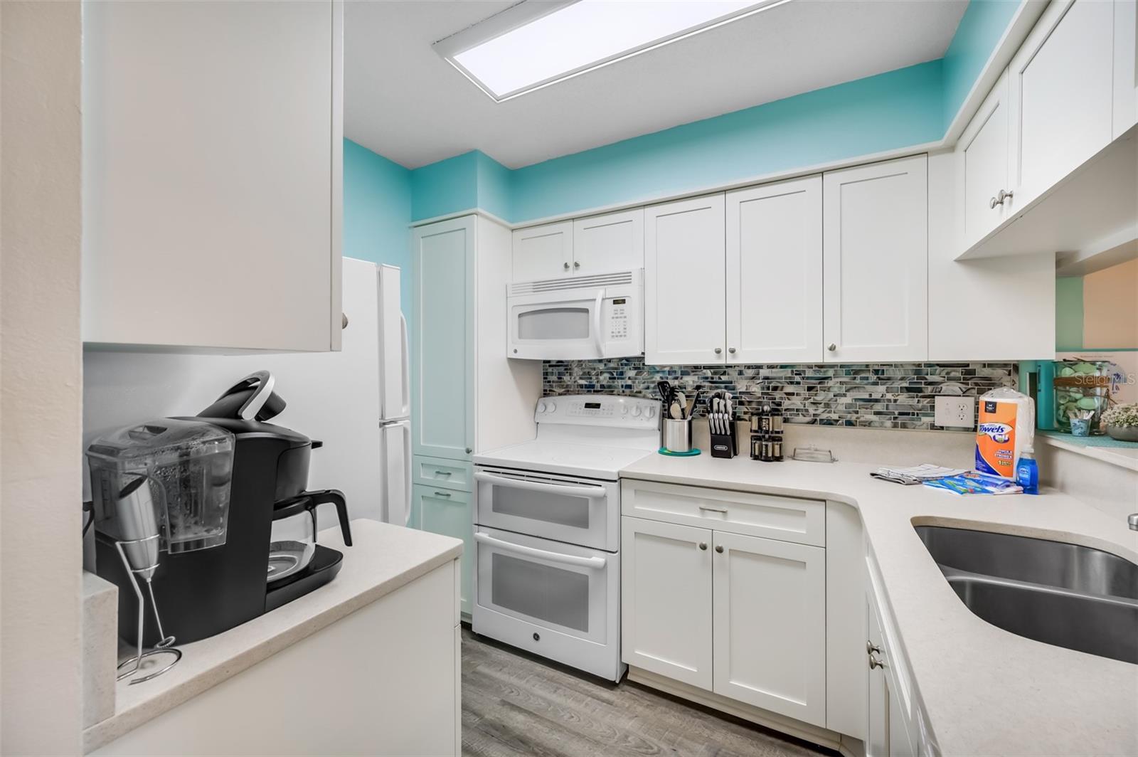 260 MEDALLION BLVD #F, MADEIRA BEACH, FL, 33708