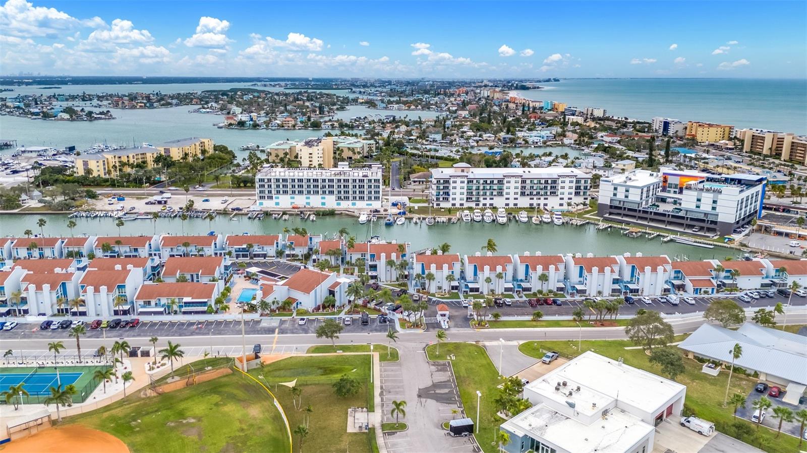 260 MEDALLION BLVD #F, MADEIRA BEACH, FL, 33708