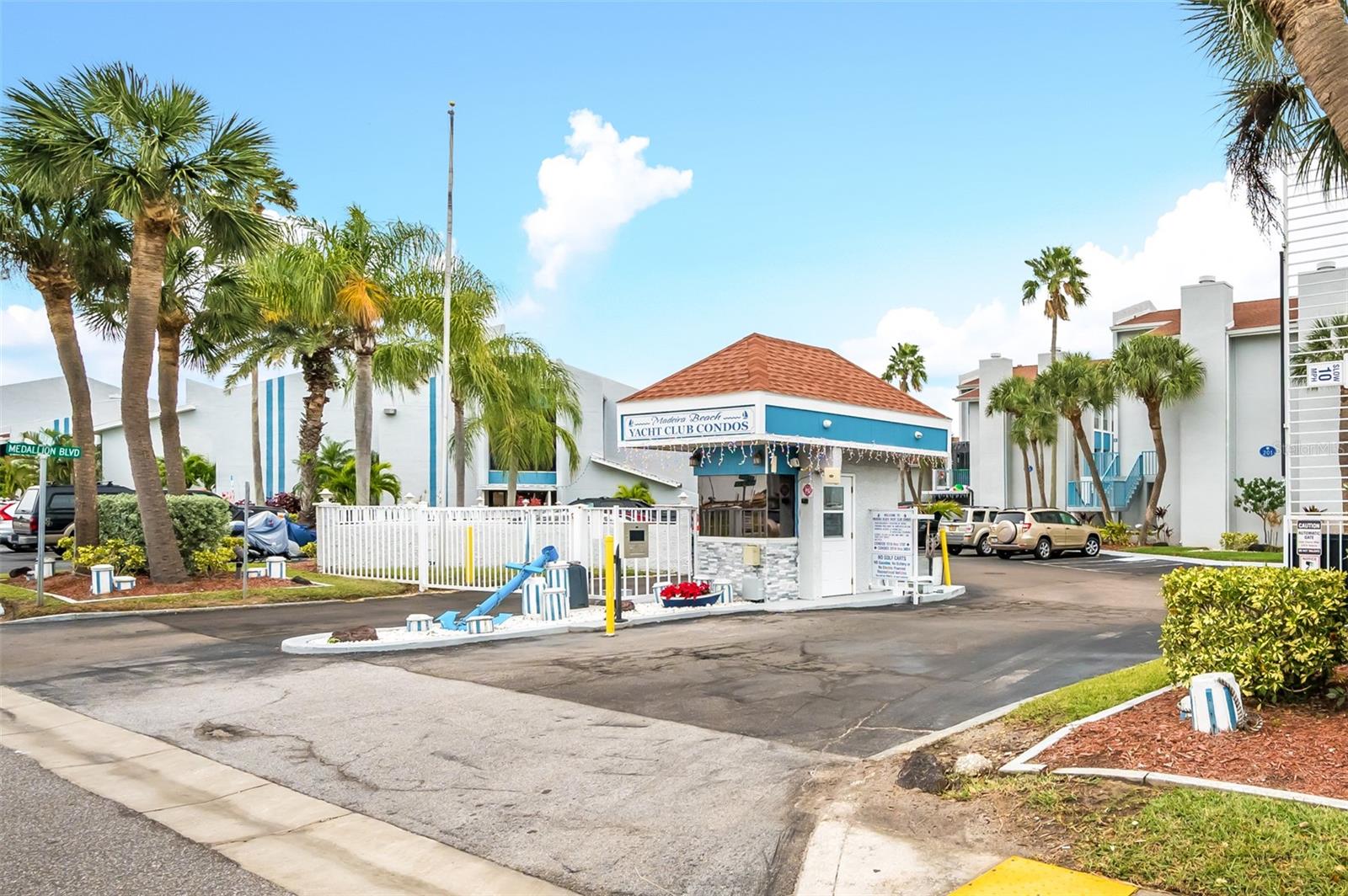 260 MEDALLION BLVD #F, MADEIRA BEACH, FL, 33708