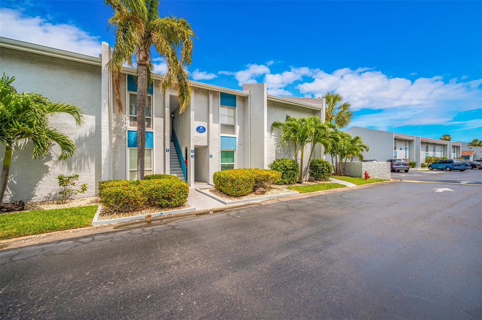 260 MEDALLION BLVD #F, MADEIRA BEACH, FL, 33708