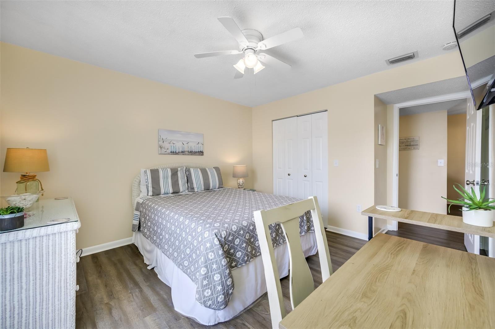 260 MEDALLION BLVD #F, MADEIRA BEACH, FL, 33708