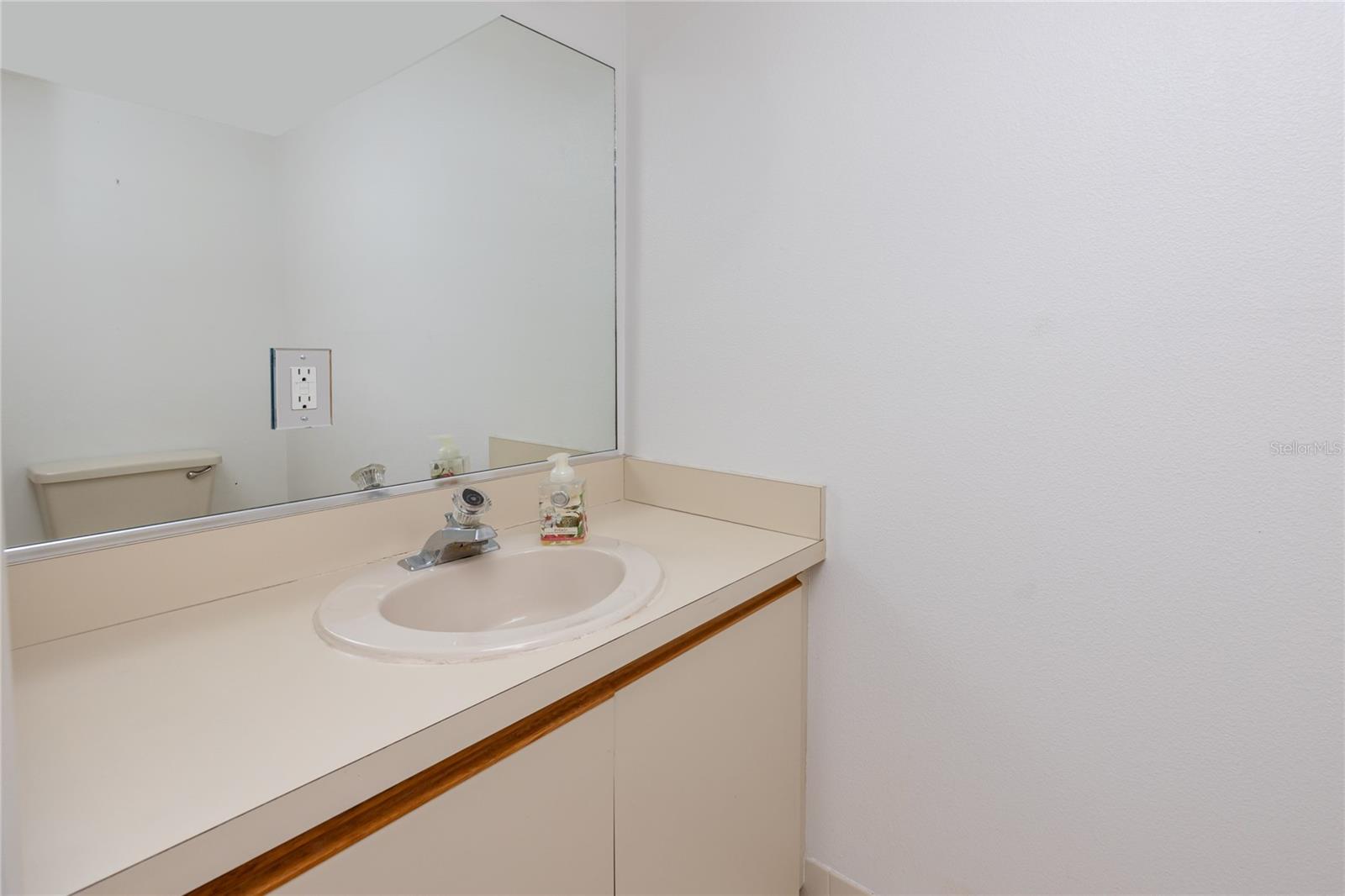 1750 HARBOR PL S #103, SOUTH PASADENA, FL, 33707