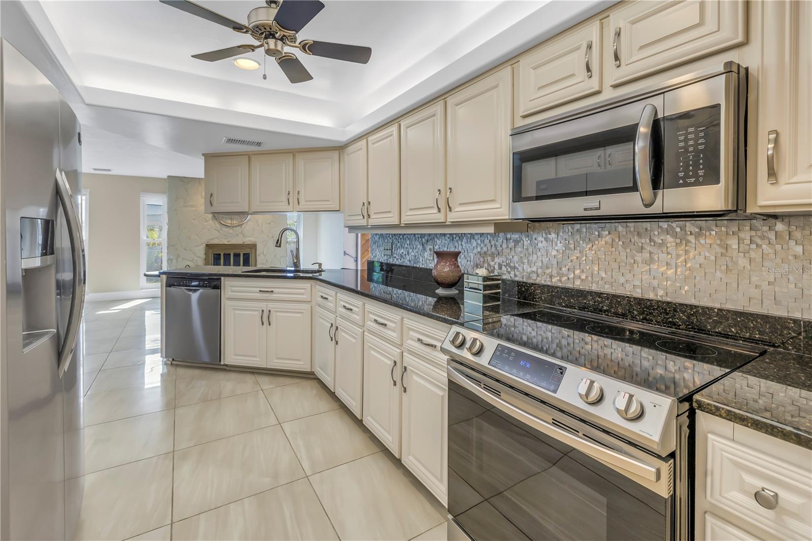 10073 S YACHT CLUB DR, TREASURE ISLAND, FL, 33706