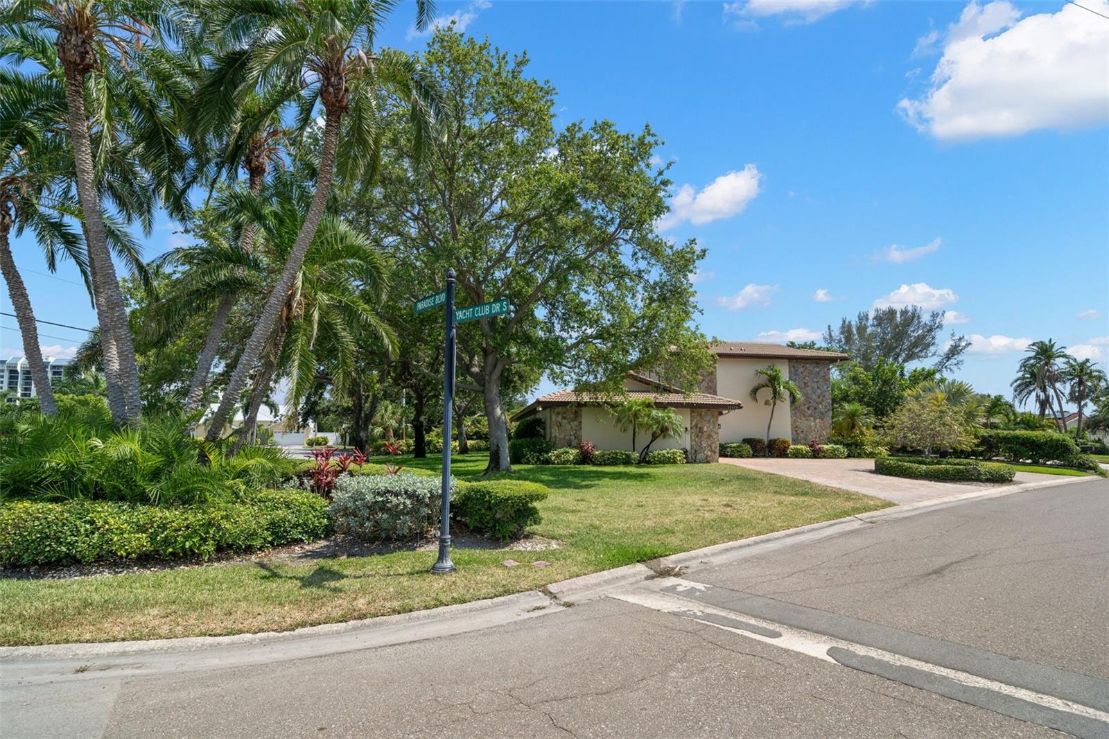 10073 S YACHT CLUB DR, TREASURE ISLAND, FL, 33706