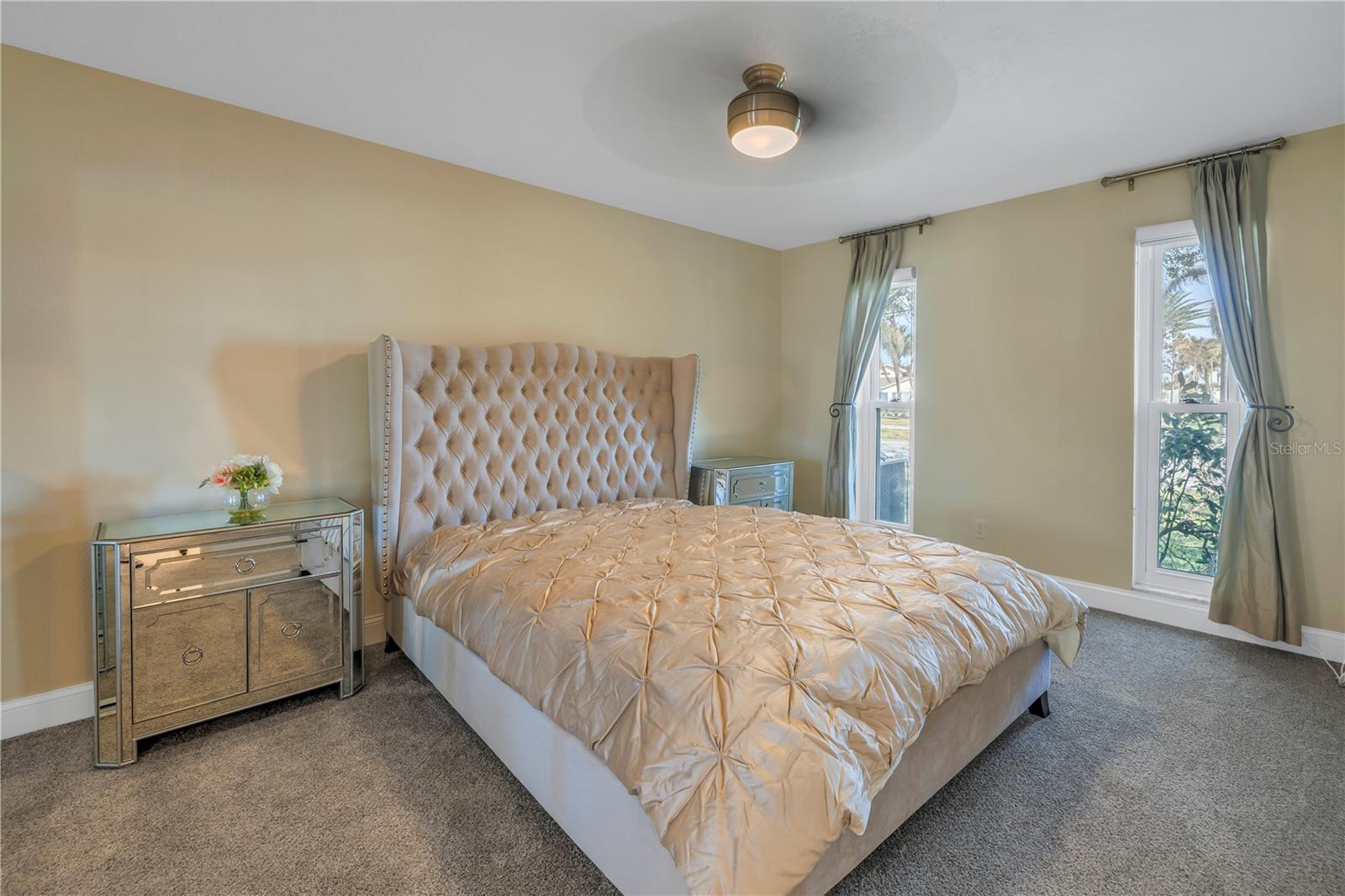 10073 S YACHT CLUB DR, TREASURE ISLAND, FL, 33706
