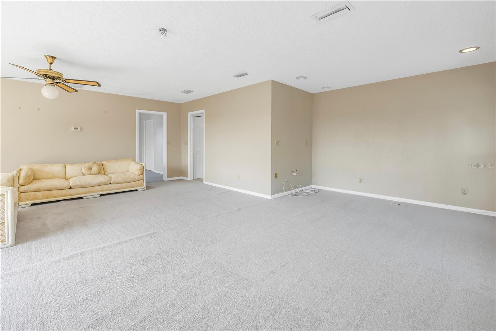 10073 S YACHT CLUB DR, TREASURE ISLAND, FL, 33706