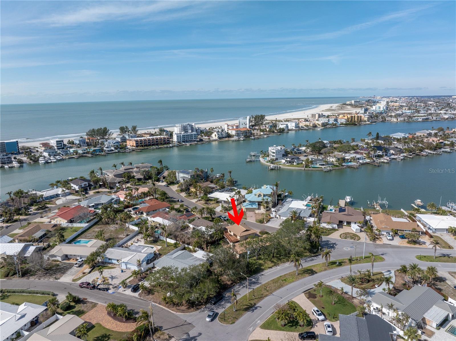 10073 S YACHT CLUB DR, TREASURE ISLAND, FL, 33706